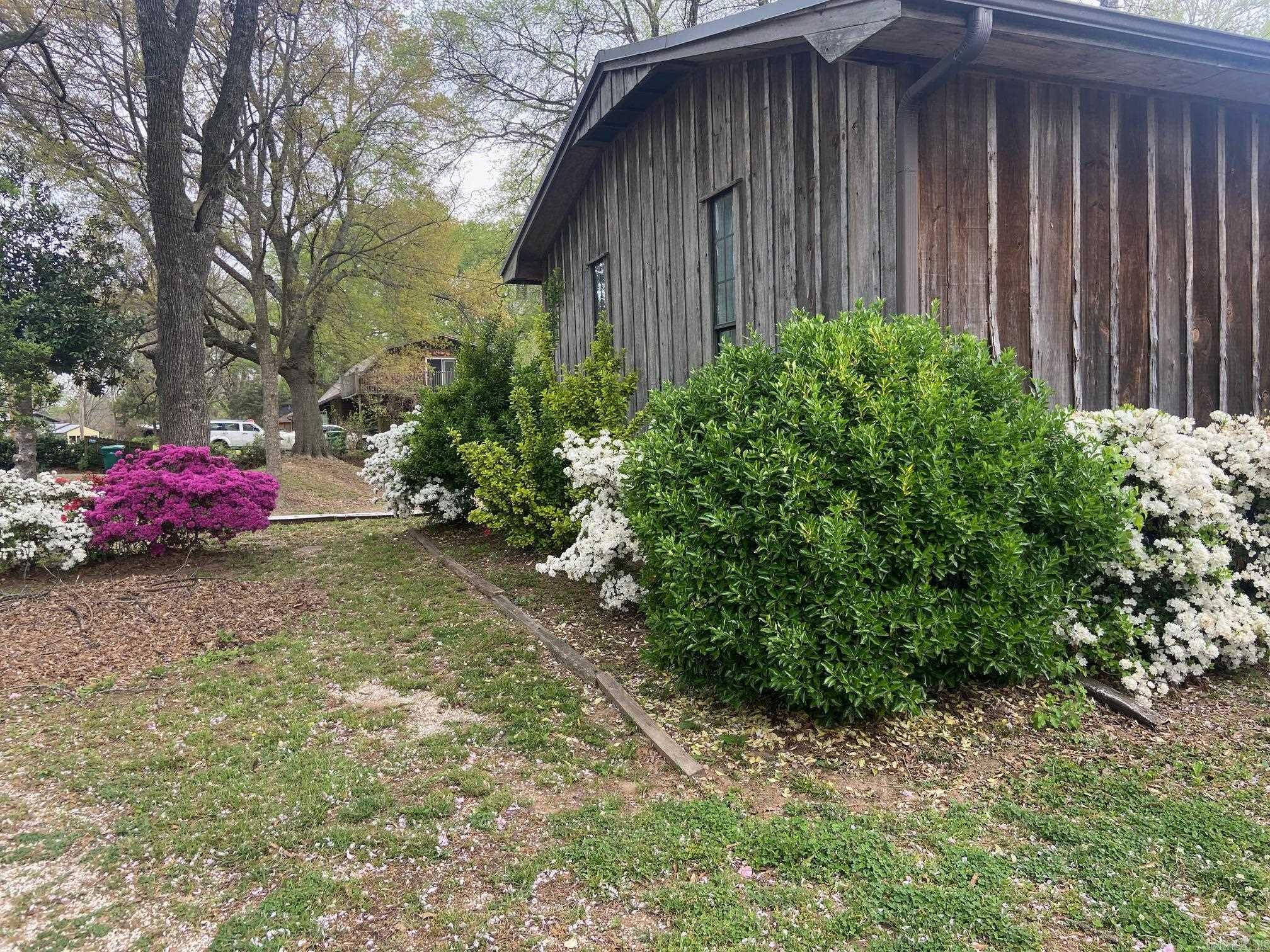 RIVERSIDE PARK - Residential