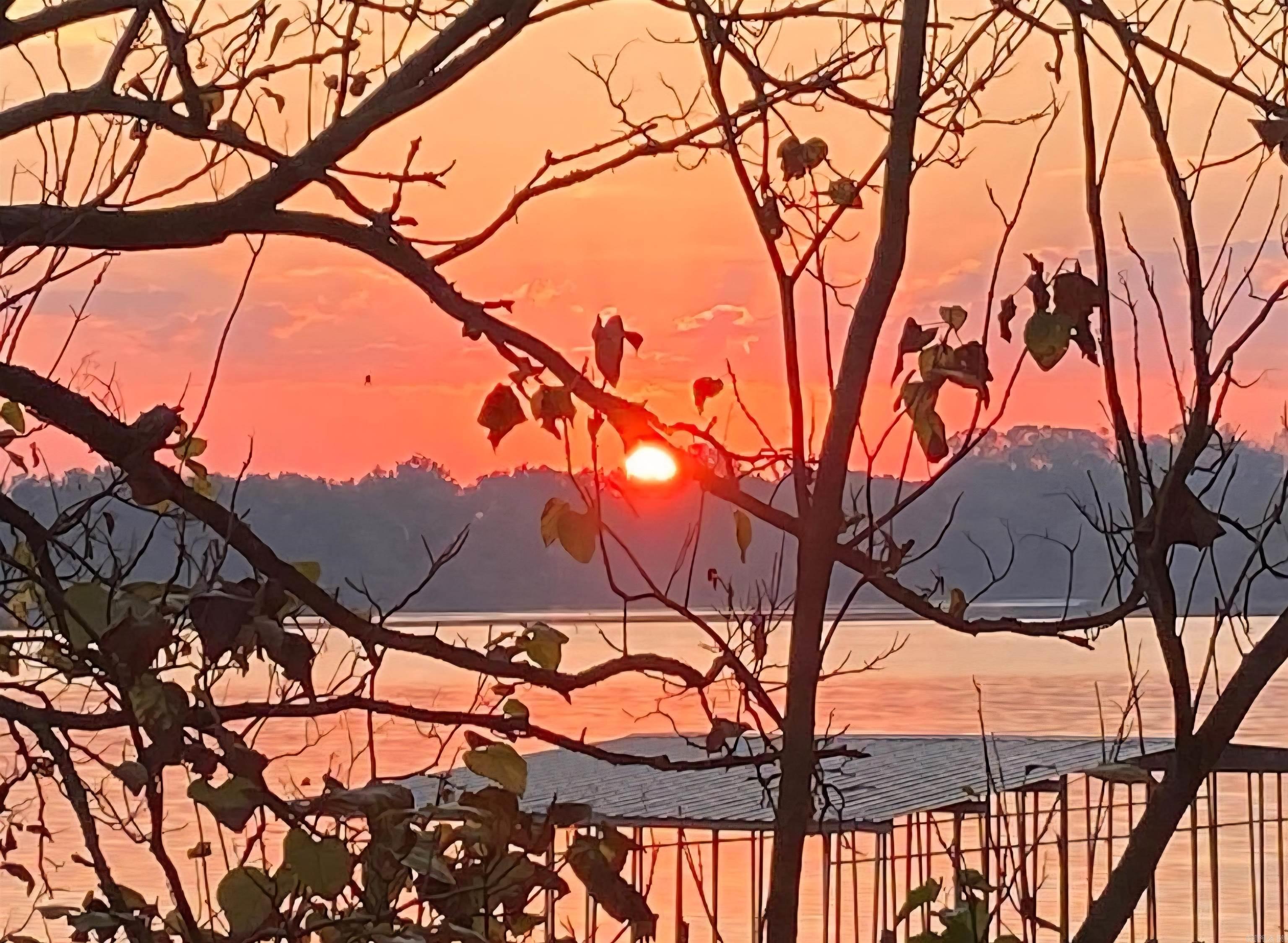 RIVERSIDE PARK - Residential