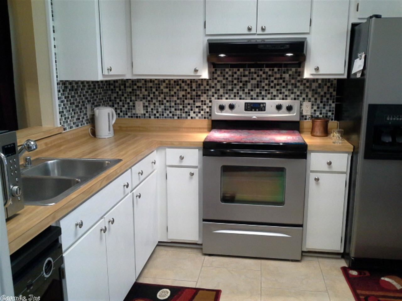 Lacoruna Courts - Residential