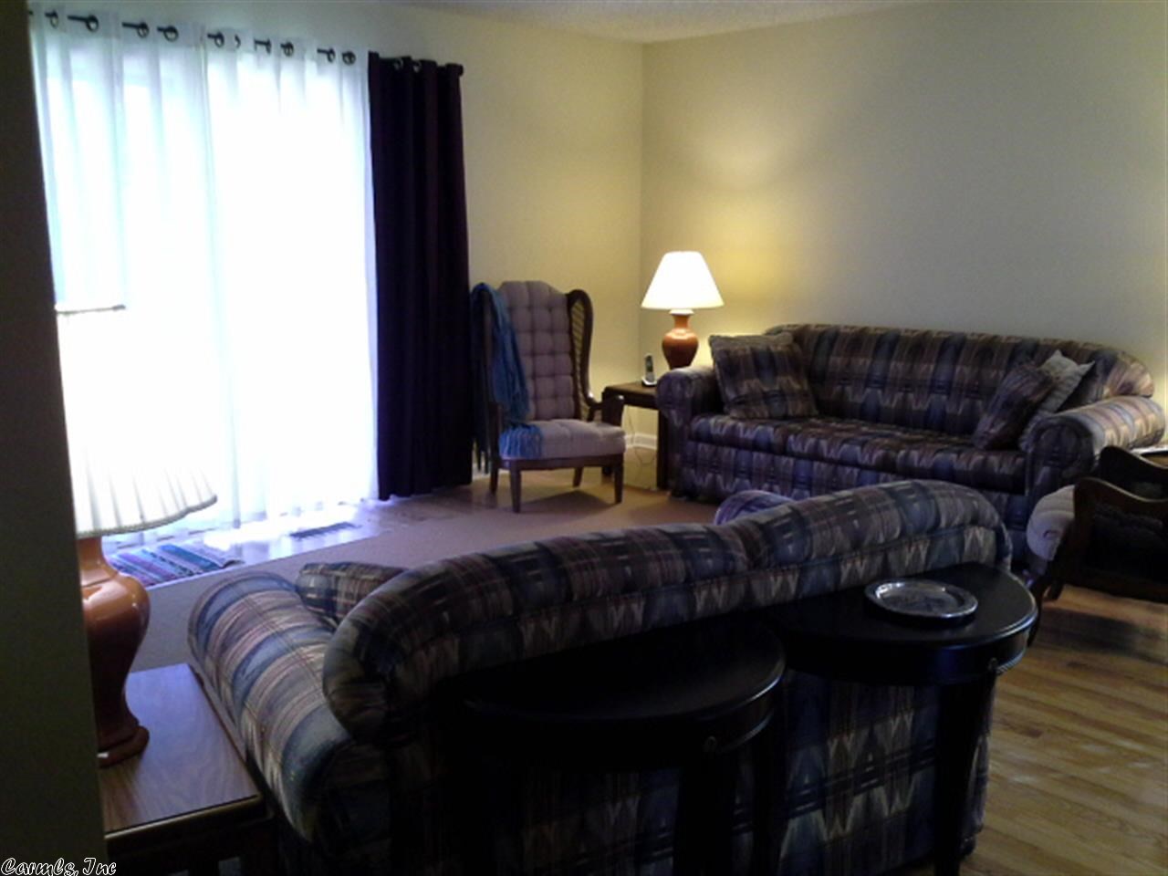 Lacoruna Courts - Residential