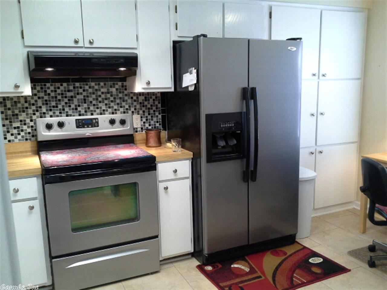 Lacoruna Courts - Residential