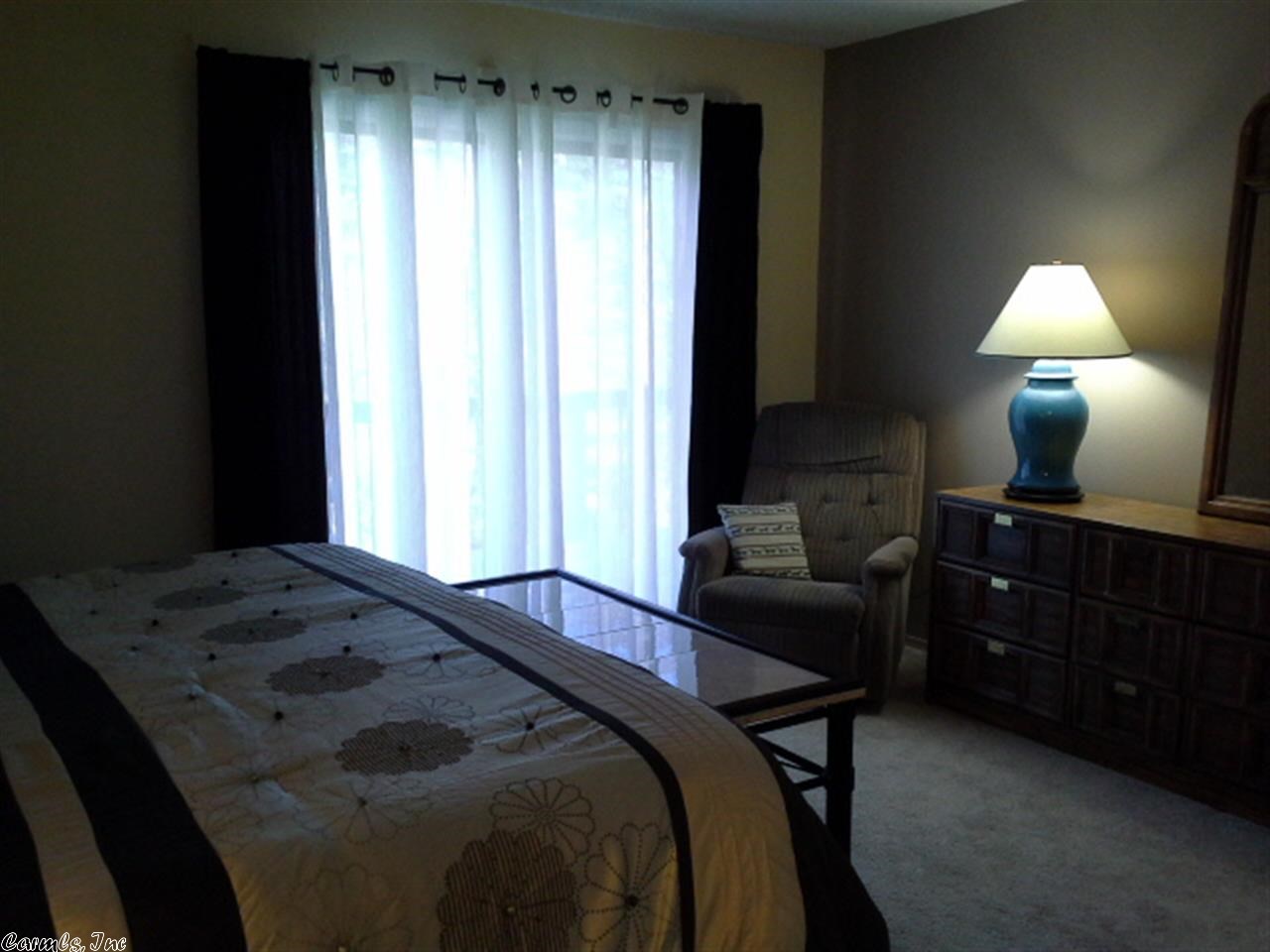 Lacoruna Courts - Residential