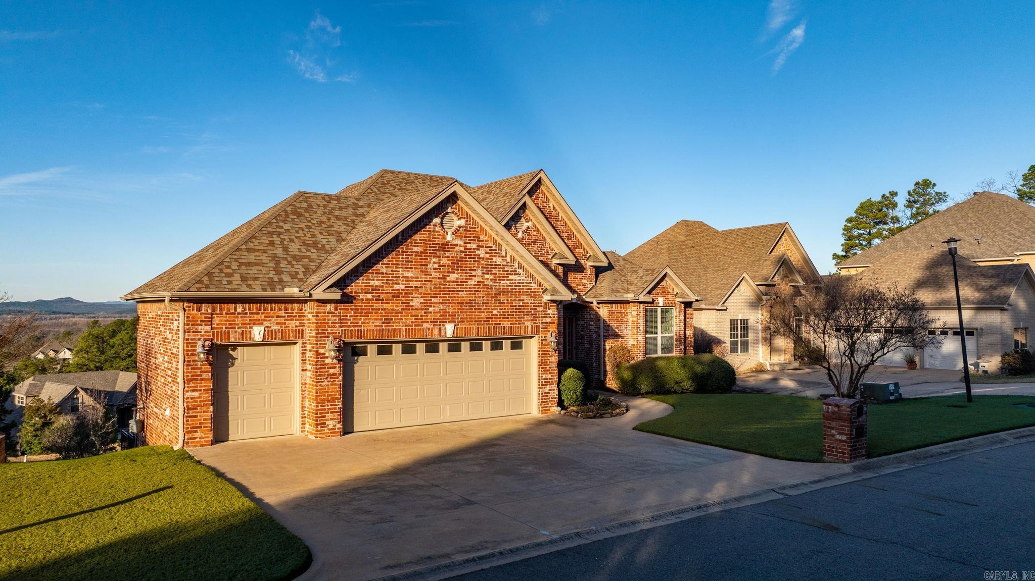 Majesti Pointe - Residential