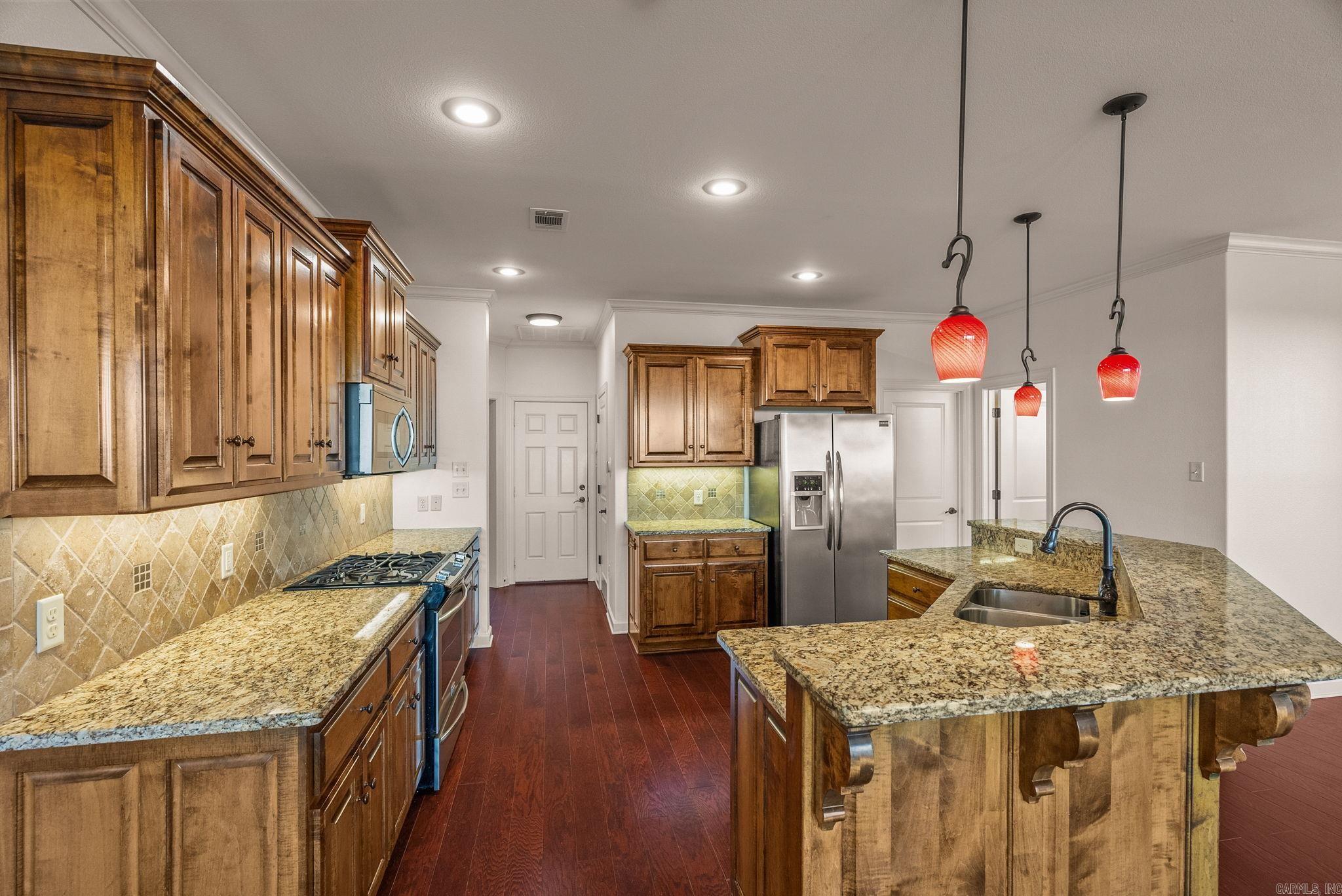 Majesti Pointe - Residential