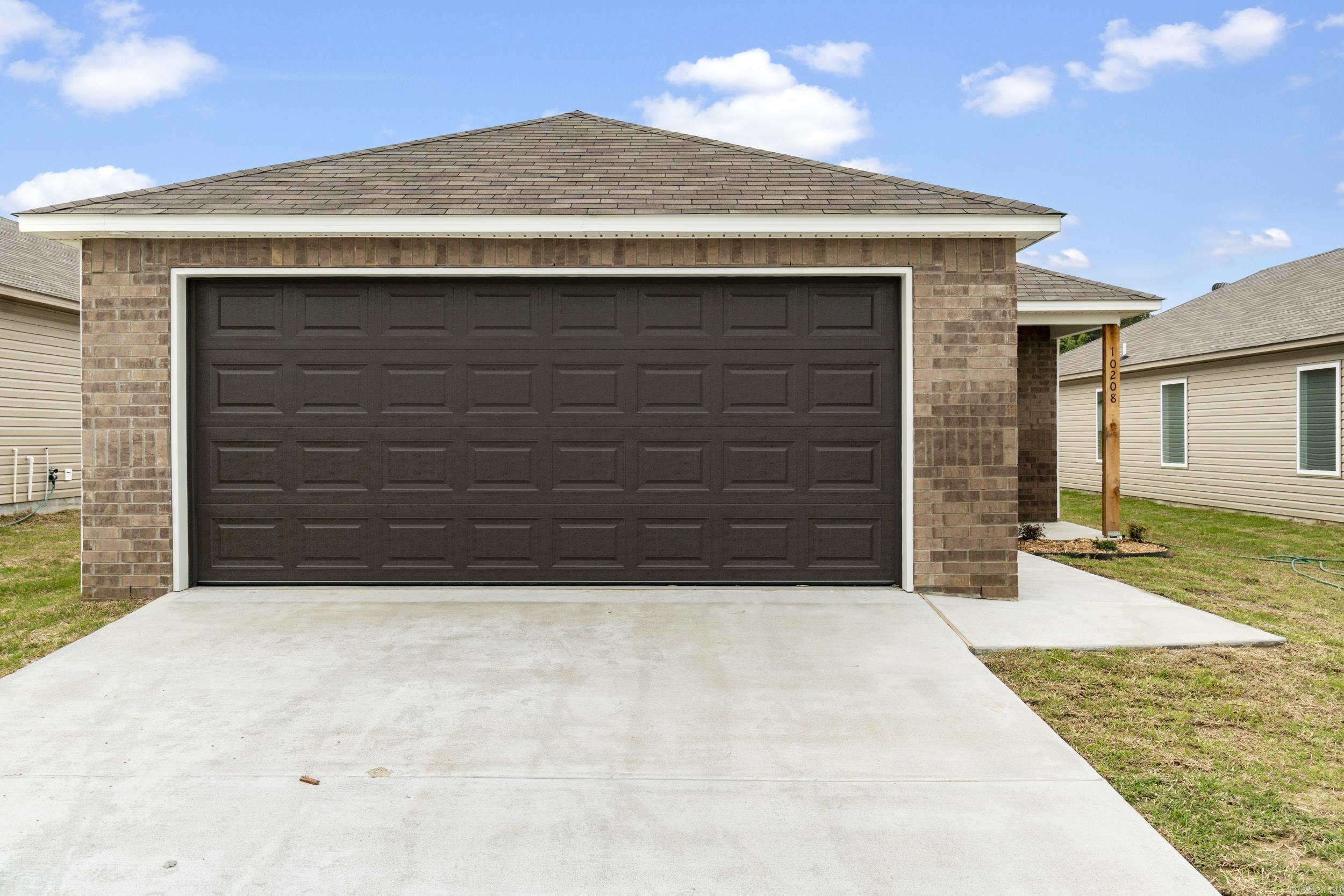 COUNTRY CLUB OF ARK THE - Residential