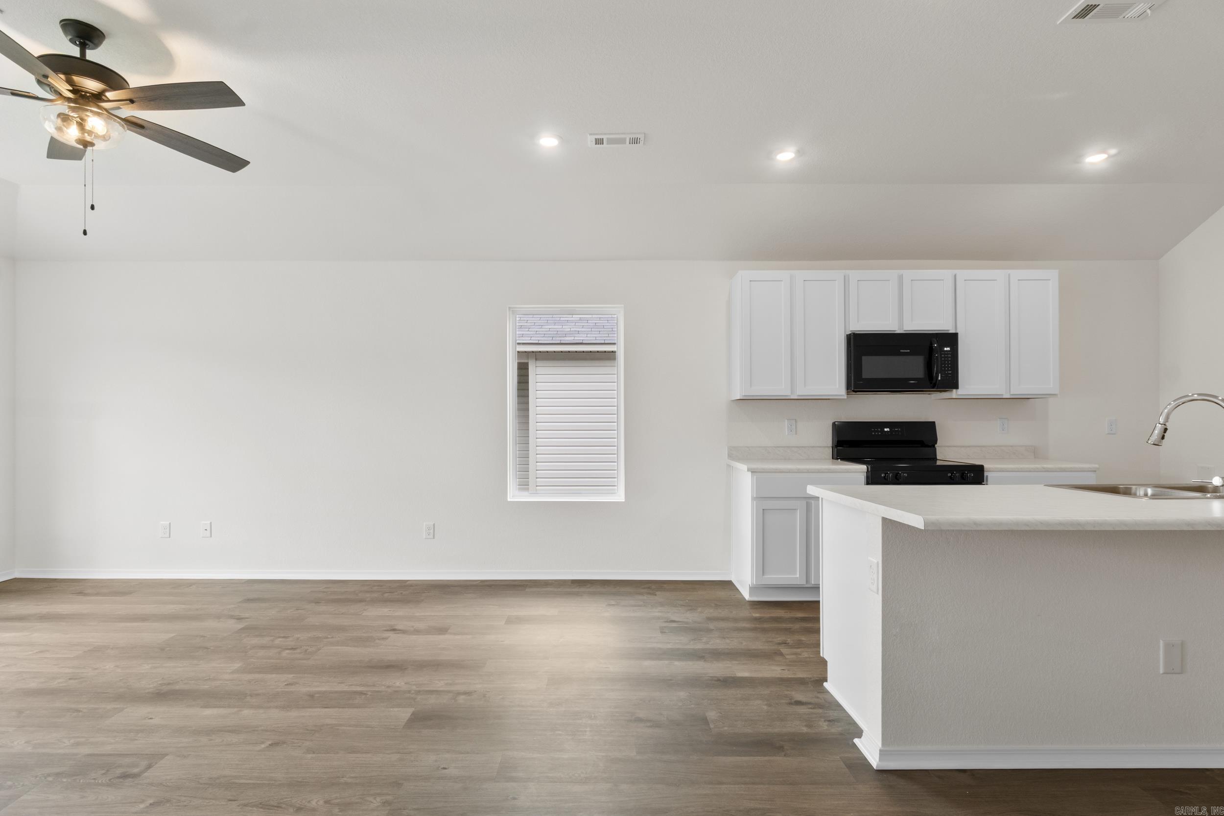 COUNTRY CLUB OF ARK THE - Residential