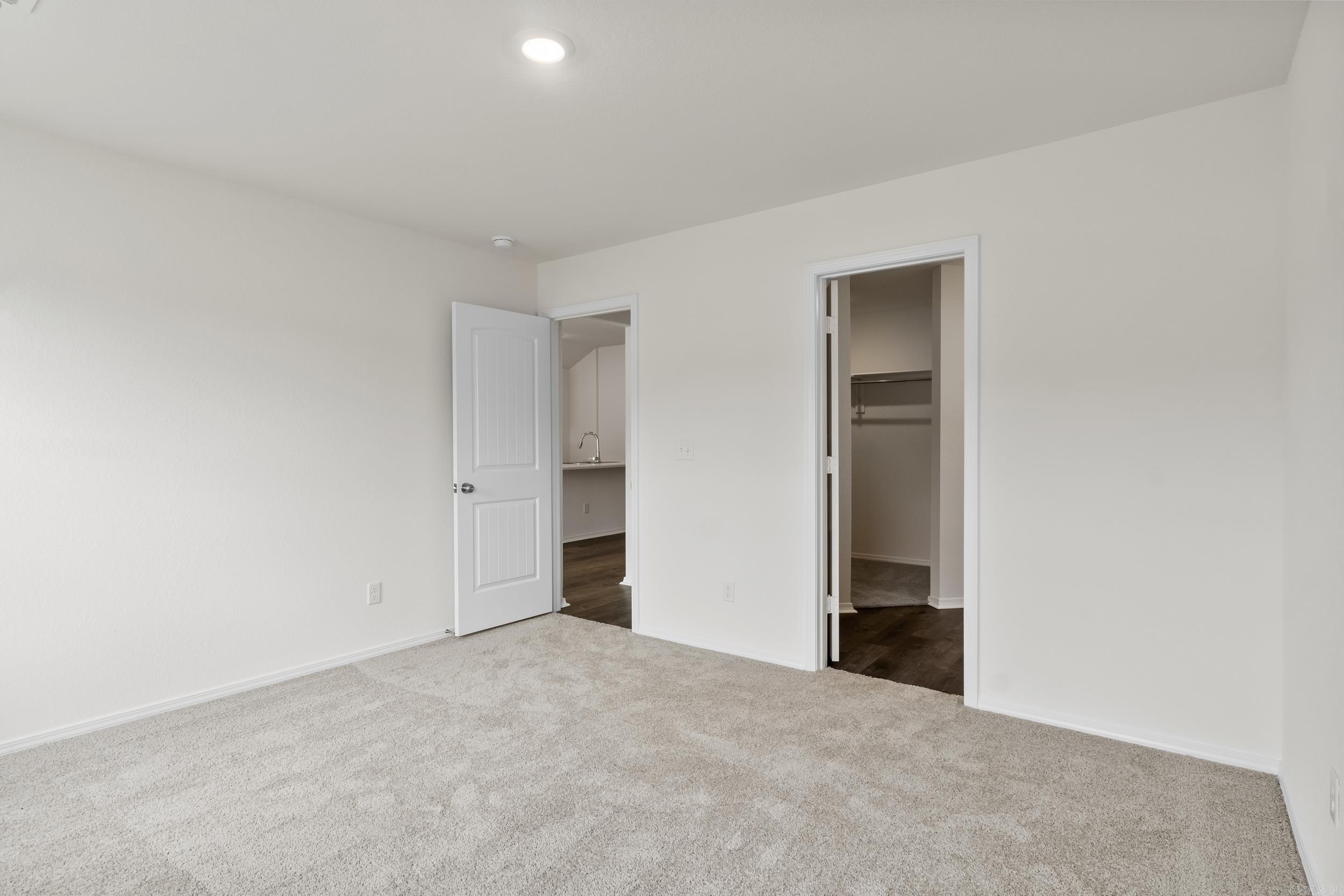 COUNTRY CLUB OF ARK THE - Residential