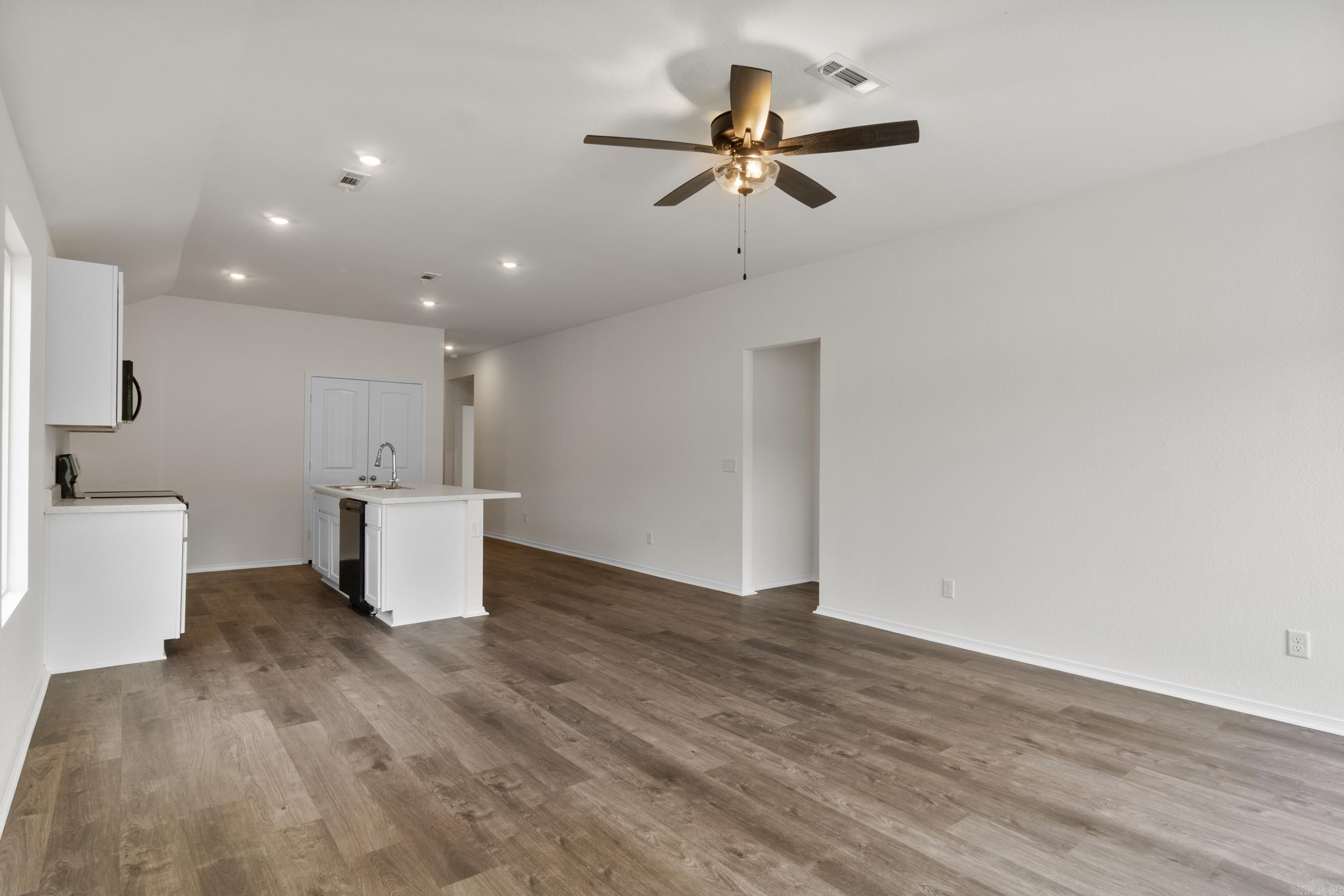 COUNTRY CLUB OF ARK THE - Residential