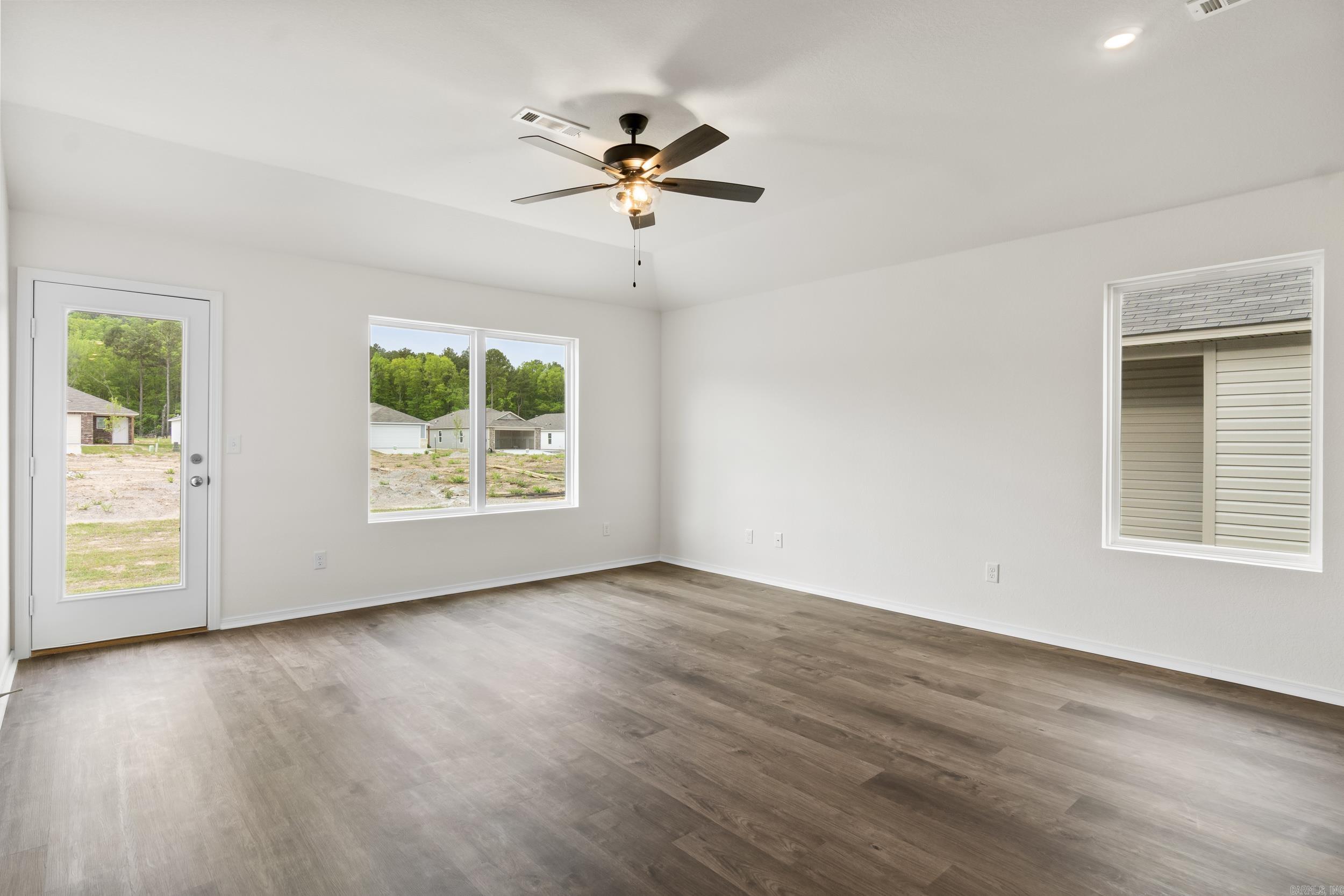 COUNTRY CLUB OF ARK THE - Residential