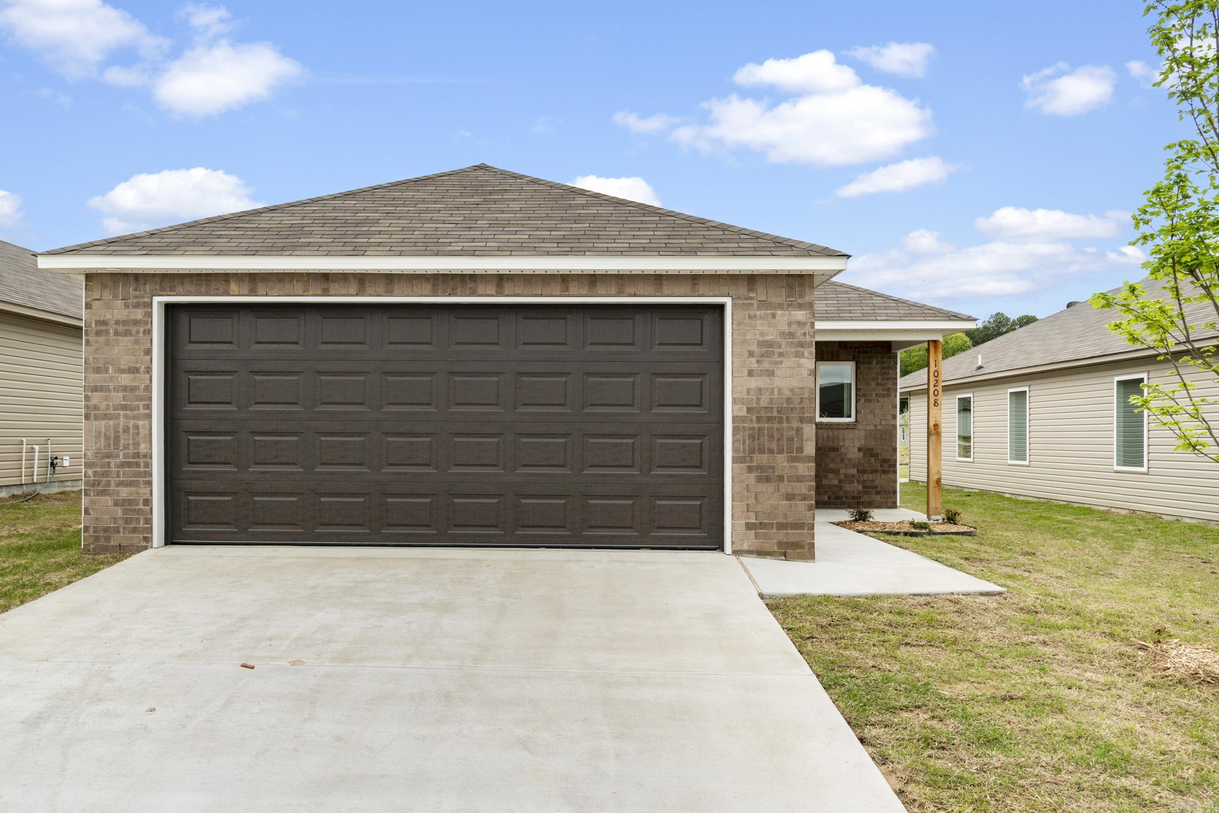 COUNTRY CLUB OF ARK THE - Residential