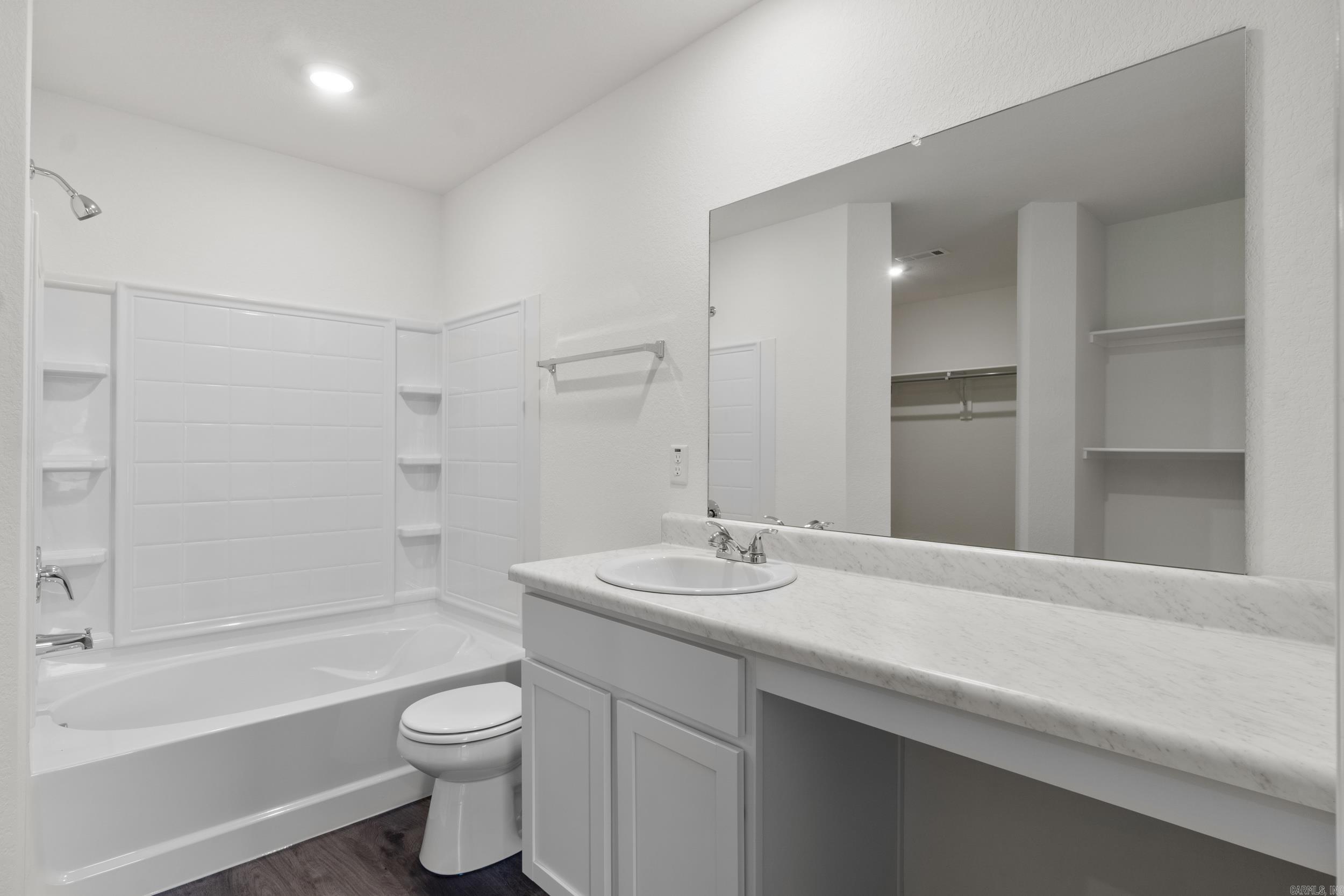 COUNTRY CLUB OF ARK THE - Residential