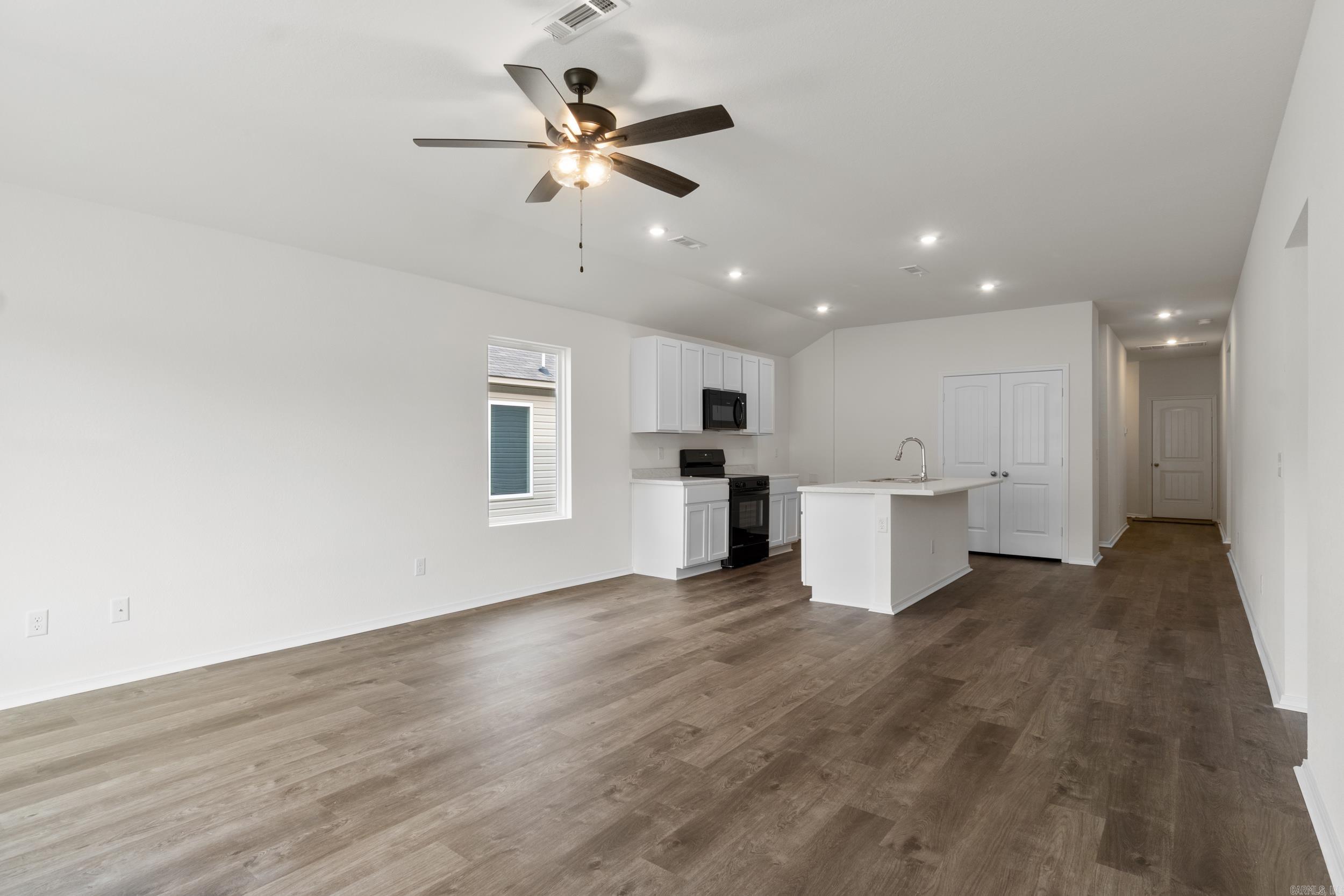 COUNTRY CLUB OF ARK THE - Residential