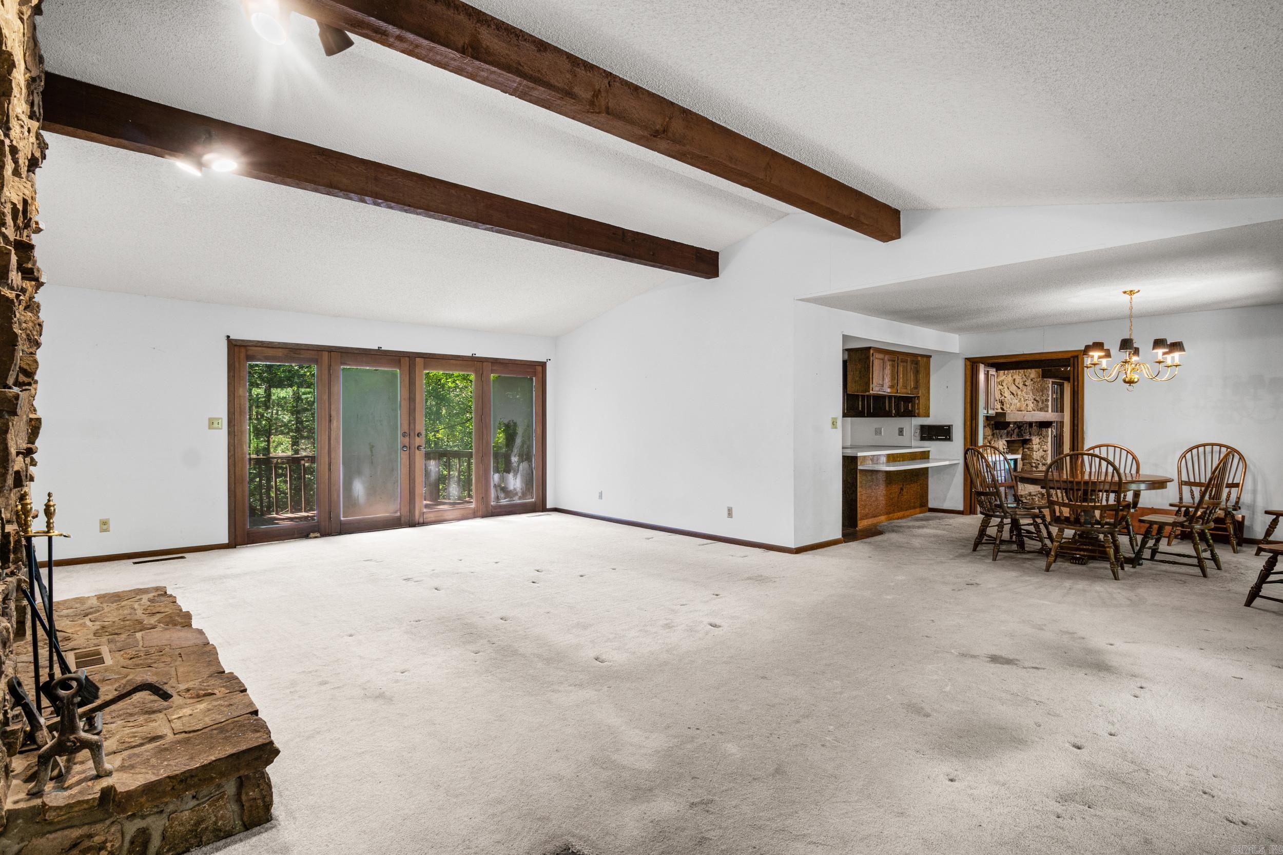 BAYWOOD - LAKE - Residential
