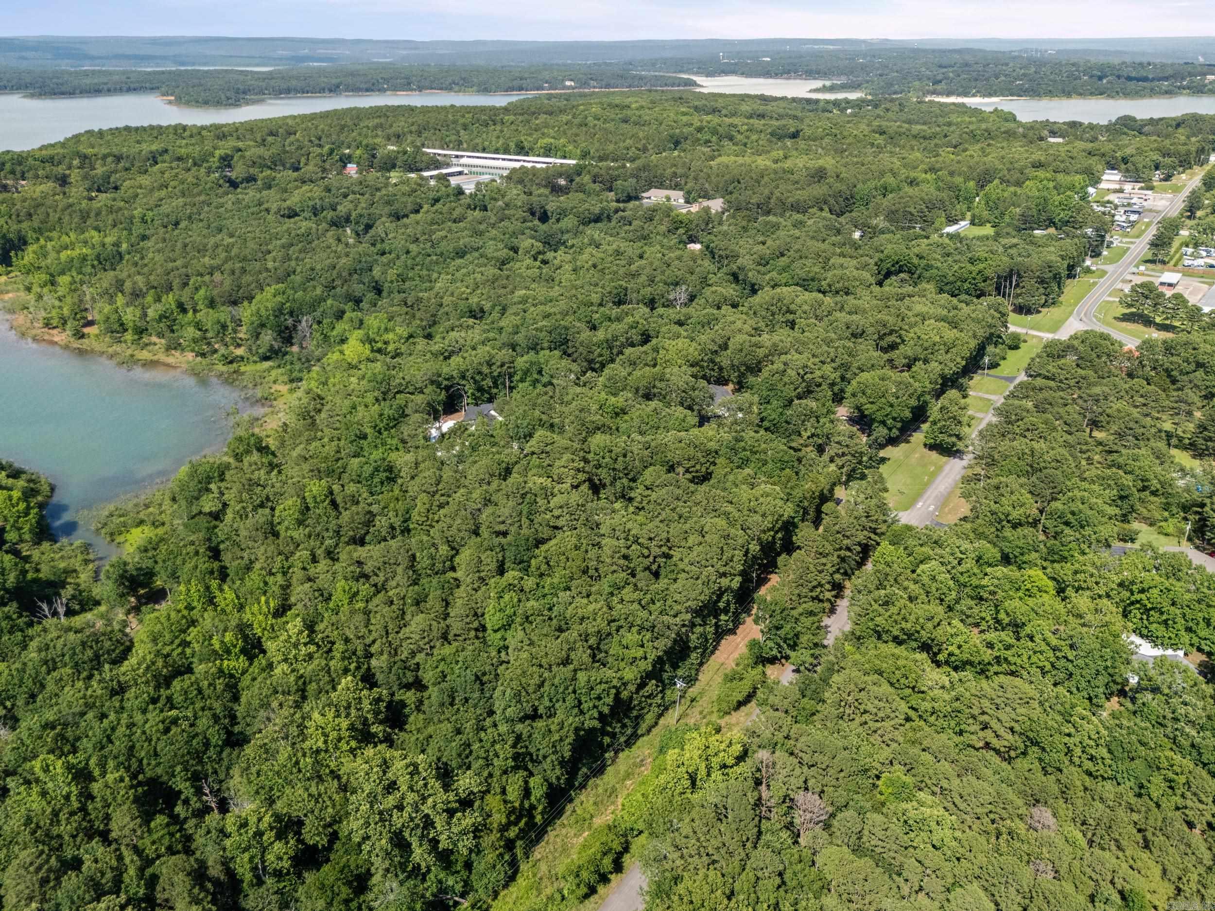BAYWOOD - LAKE - Residential