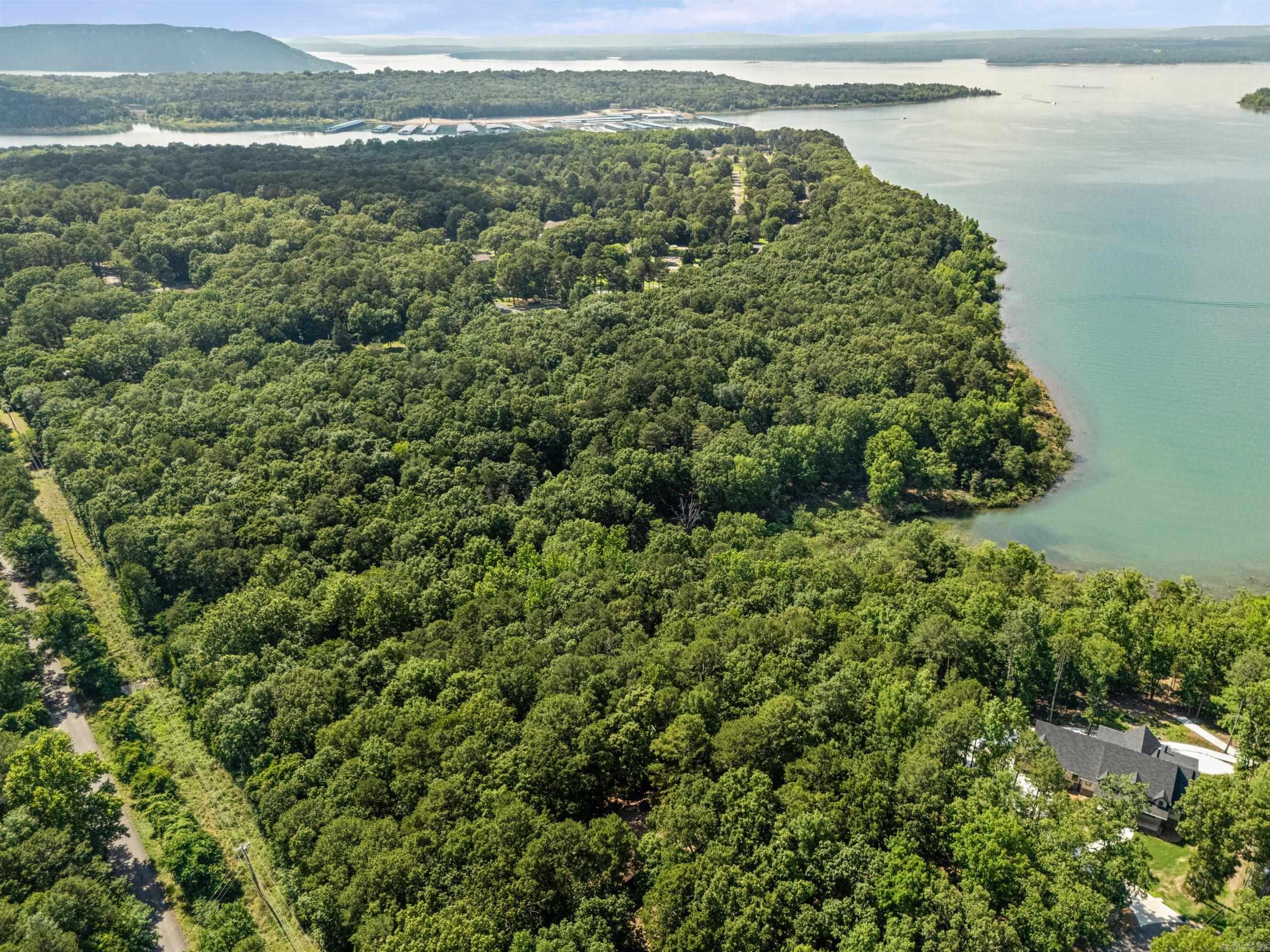 BAYWOOD - LAKE - Residential