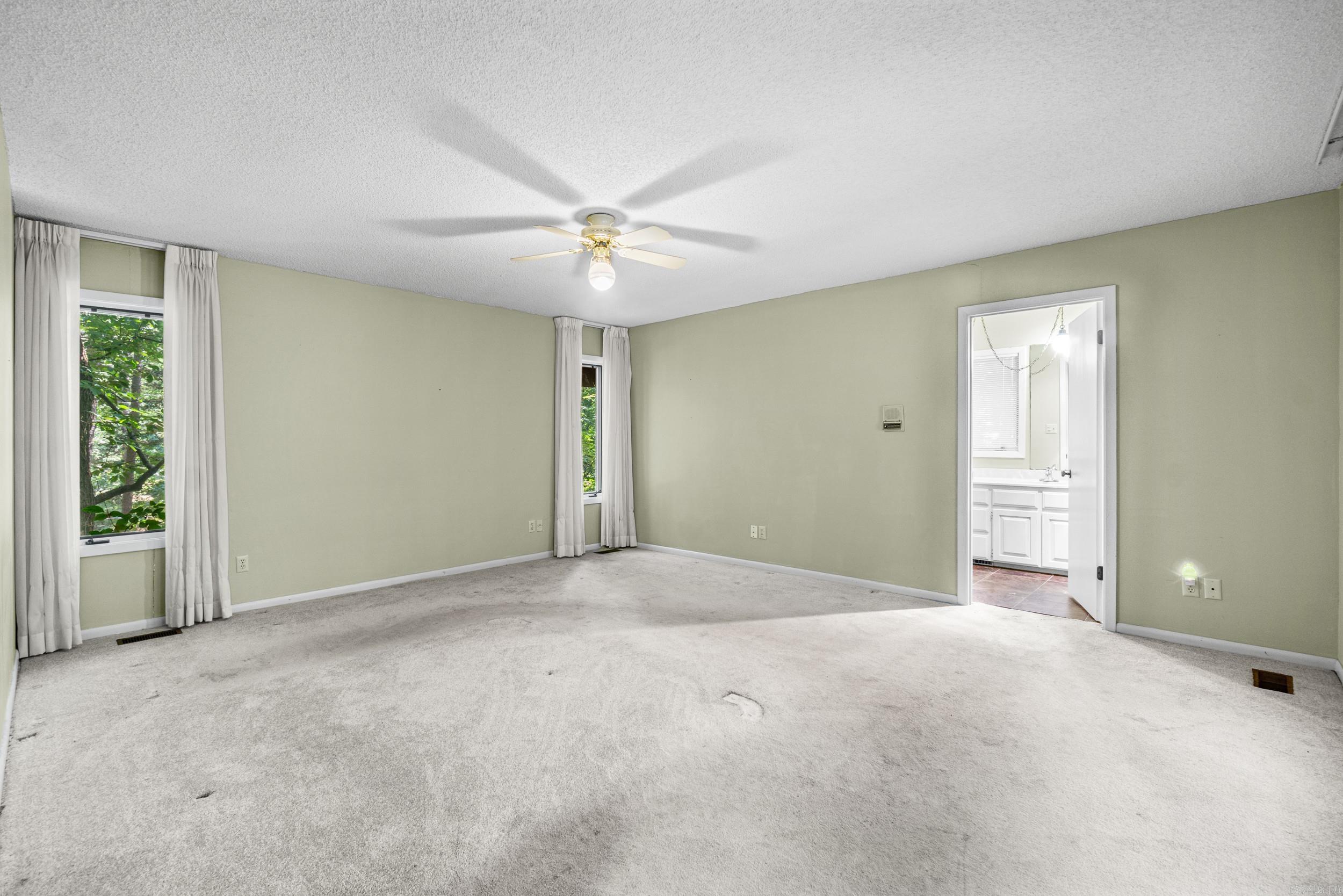 BAYWOOD - LAKE - Residential