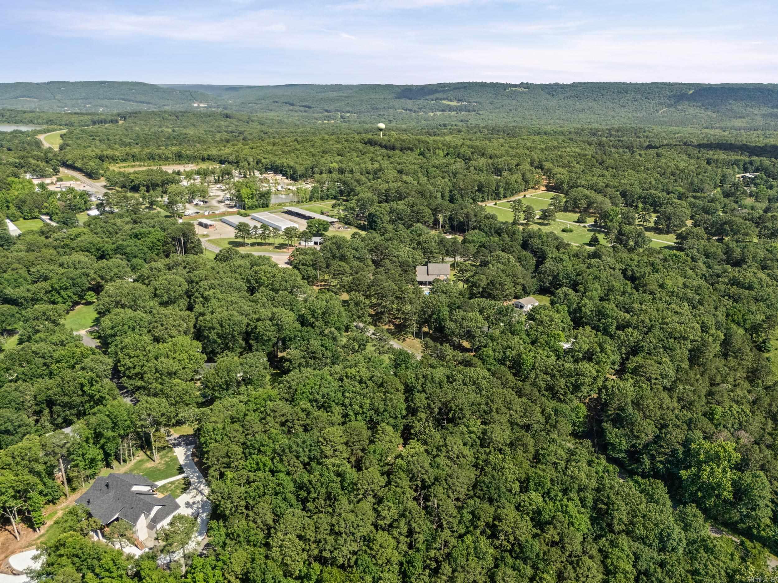 BAYWOOD - LAKE - Residential