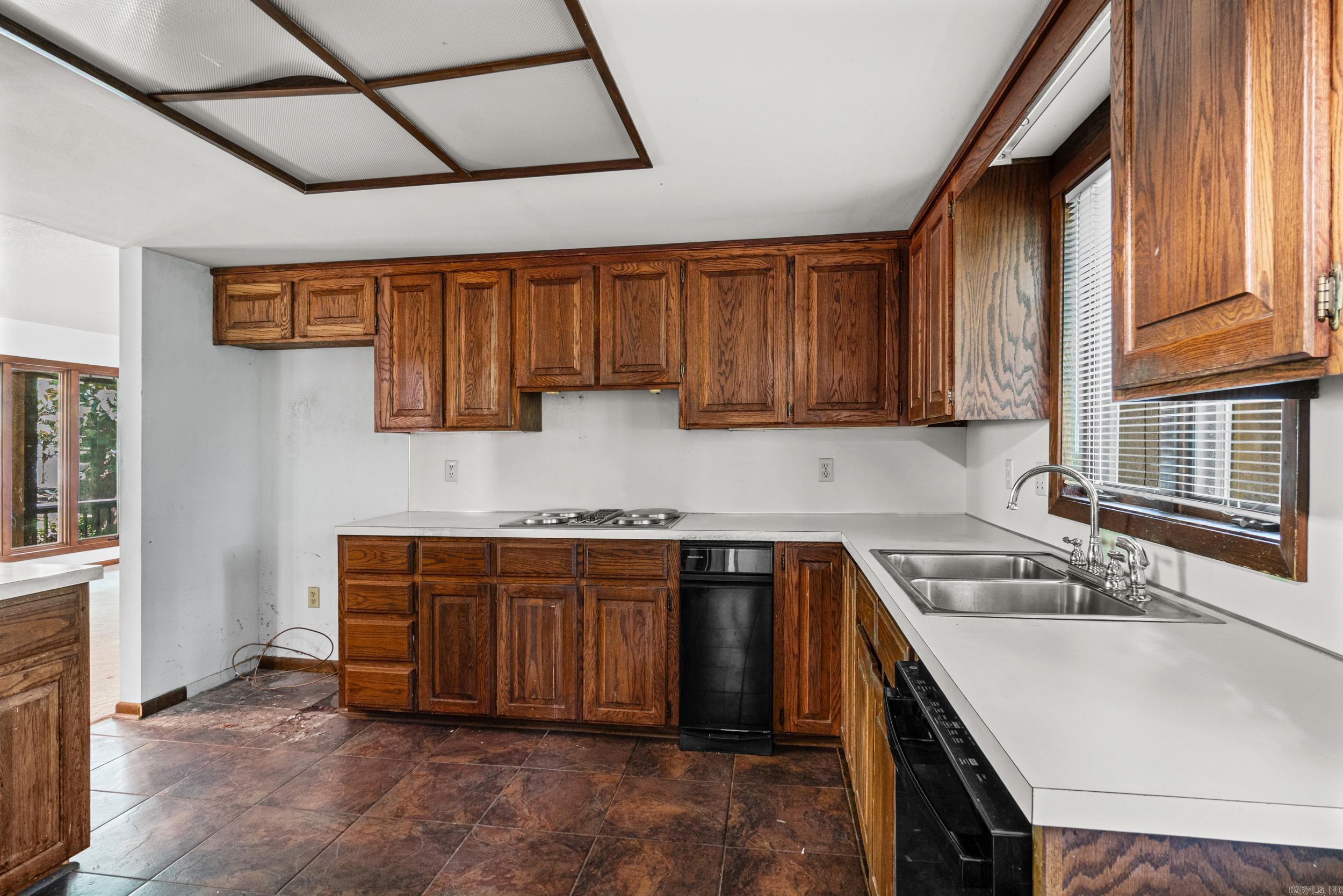 BAYWOOD - LAKE - Residential