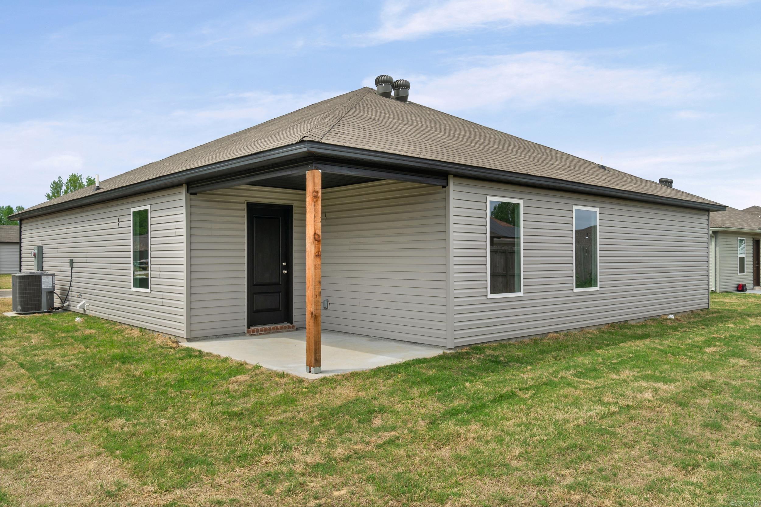 DEERFIELD ESTATES - Residential