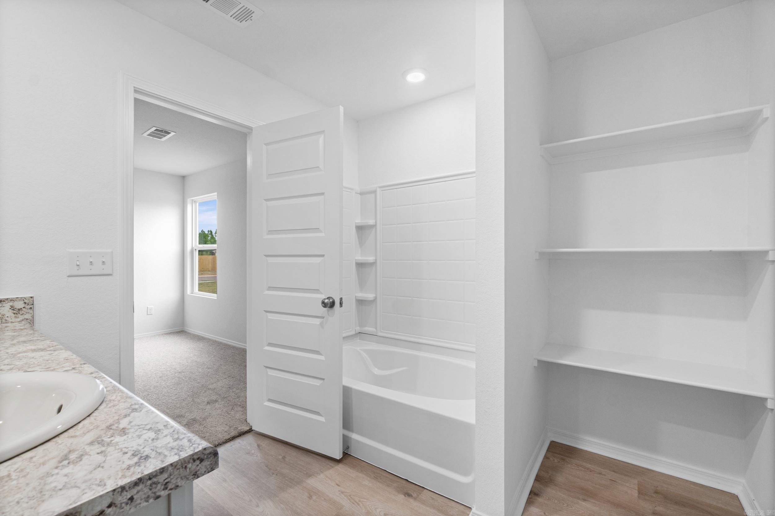 DEERFIELD ESTATES - Residential