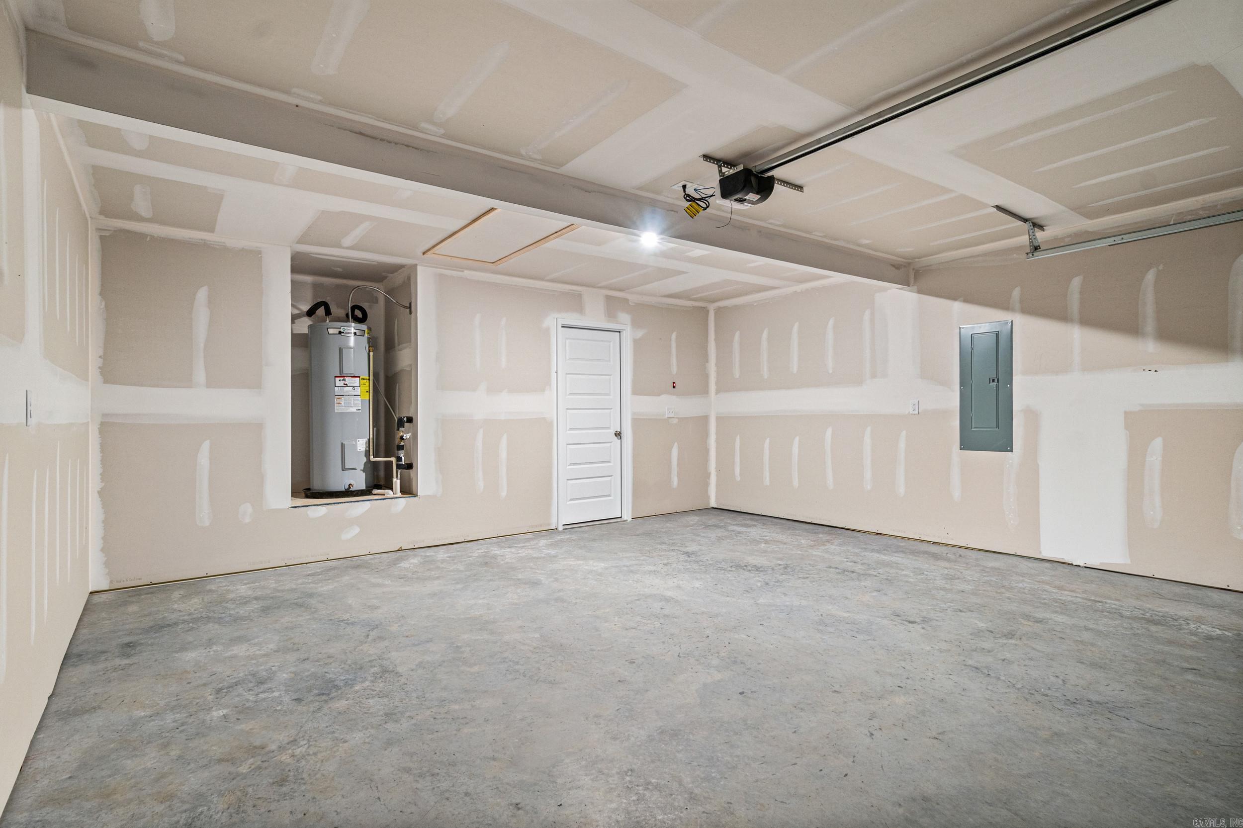 DEERFIELD ESTATES - Residential