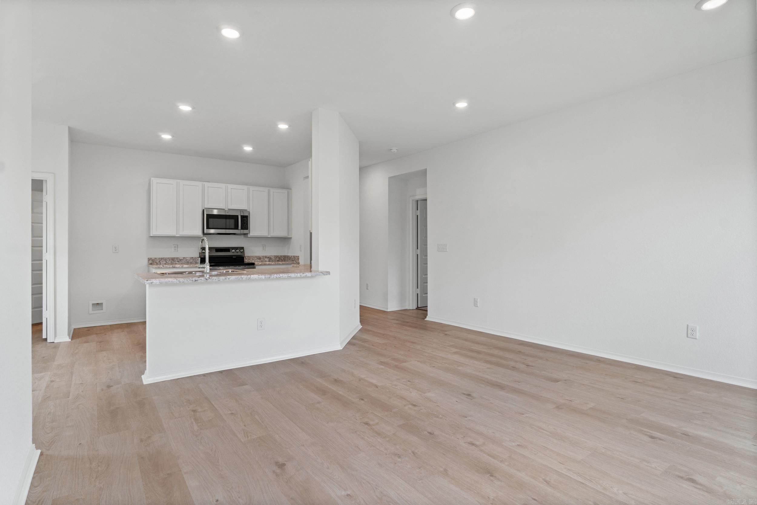 DEERFIELD ESTATES - Residential