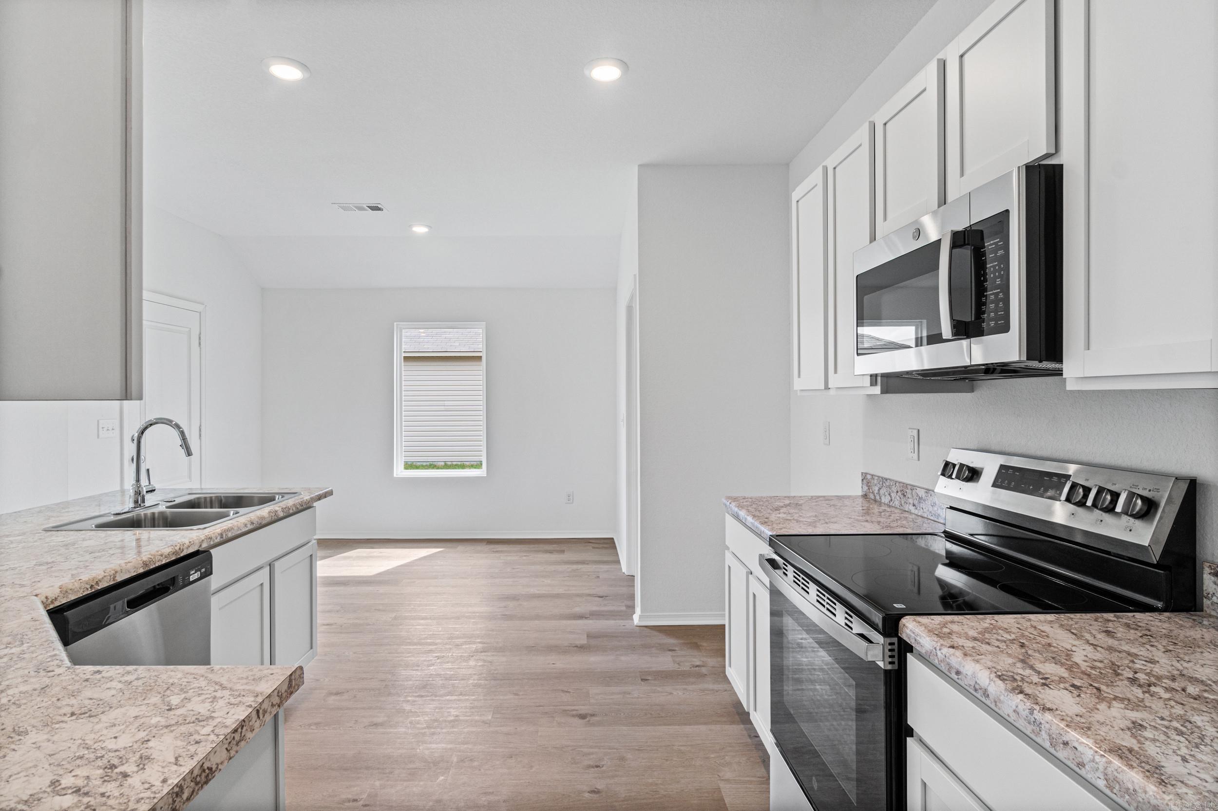 DEERFIELD ESTATES - Residential