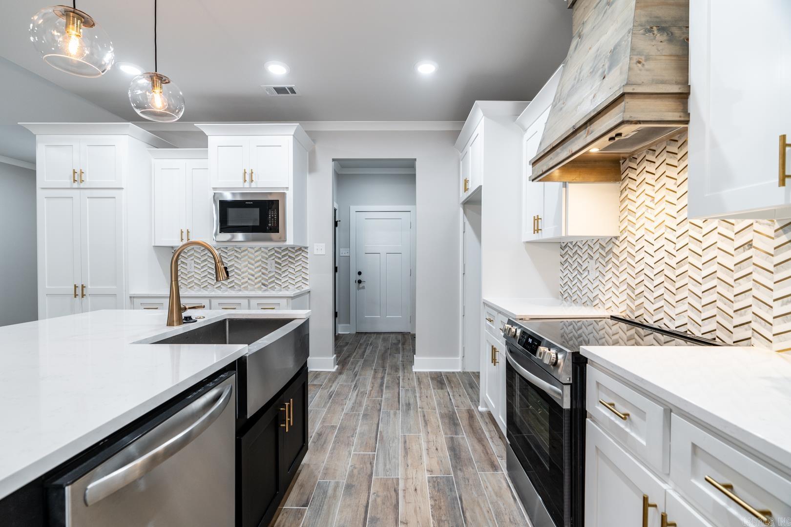 HIDDEN VALLEY ESTATES - Residential