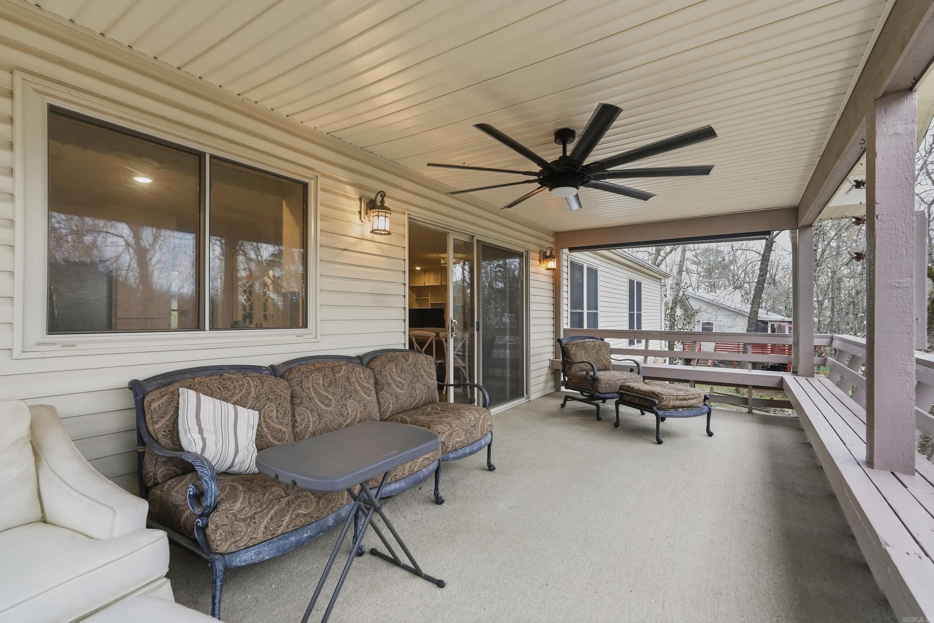 CASTLE RIDGE - Residential