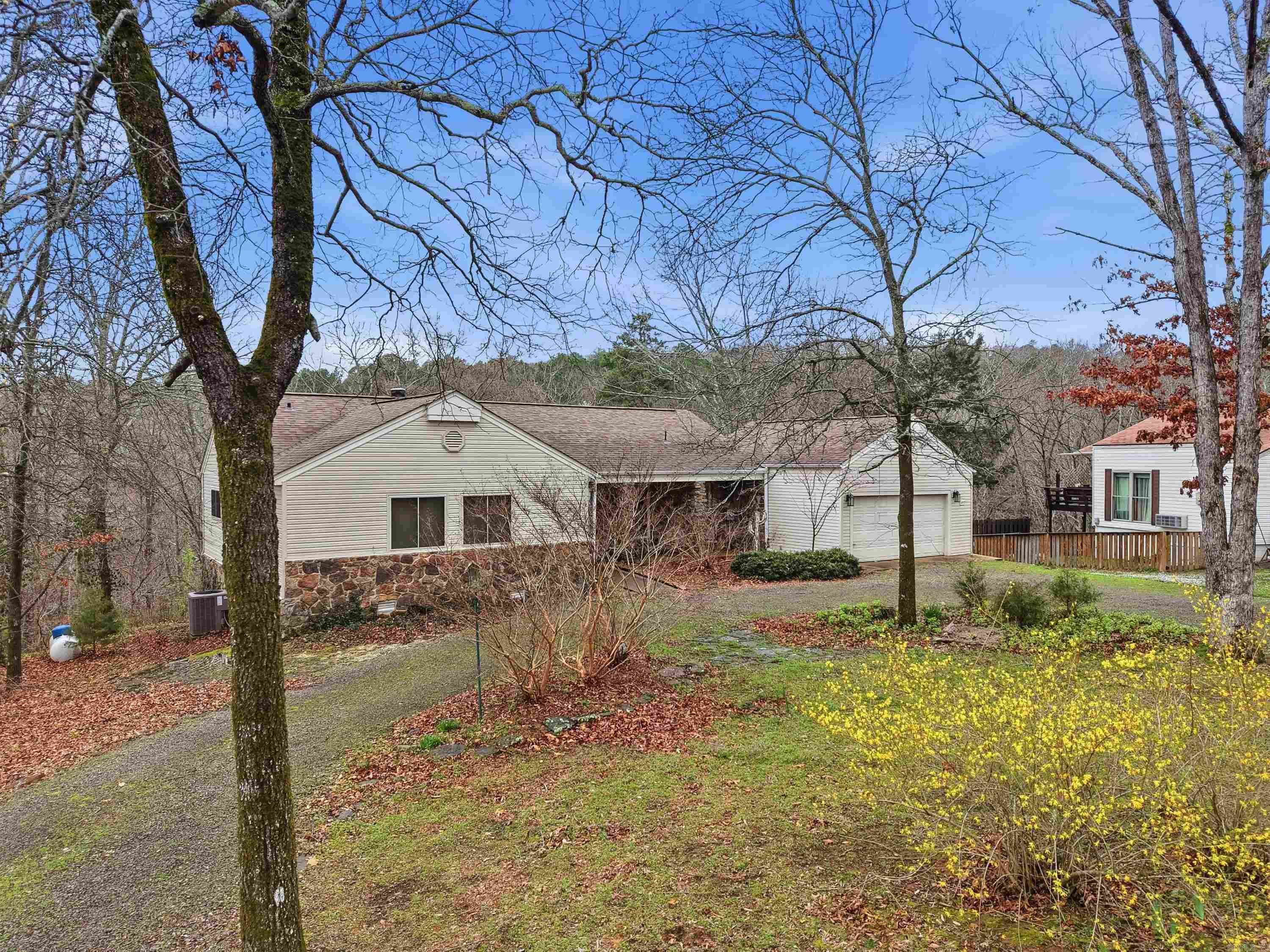 CASTLE RIDGE - Residential