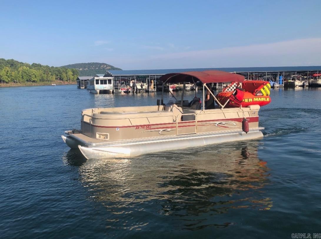 CASTLE RIDGE - Residential