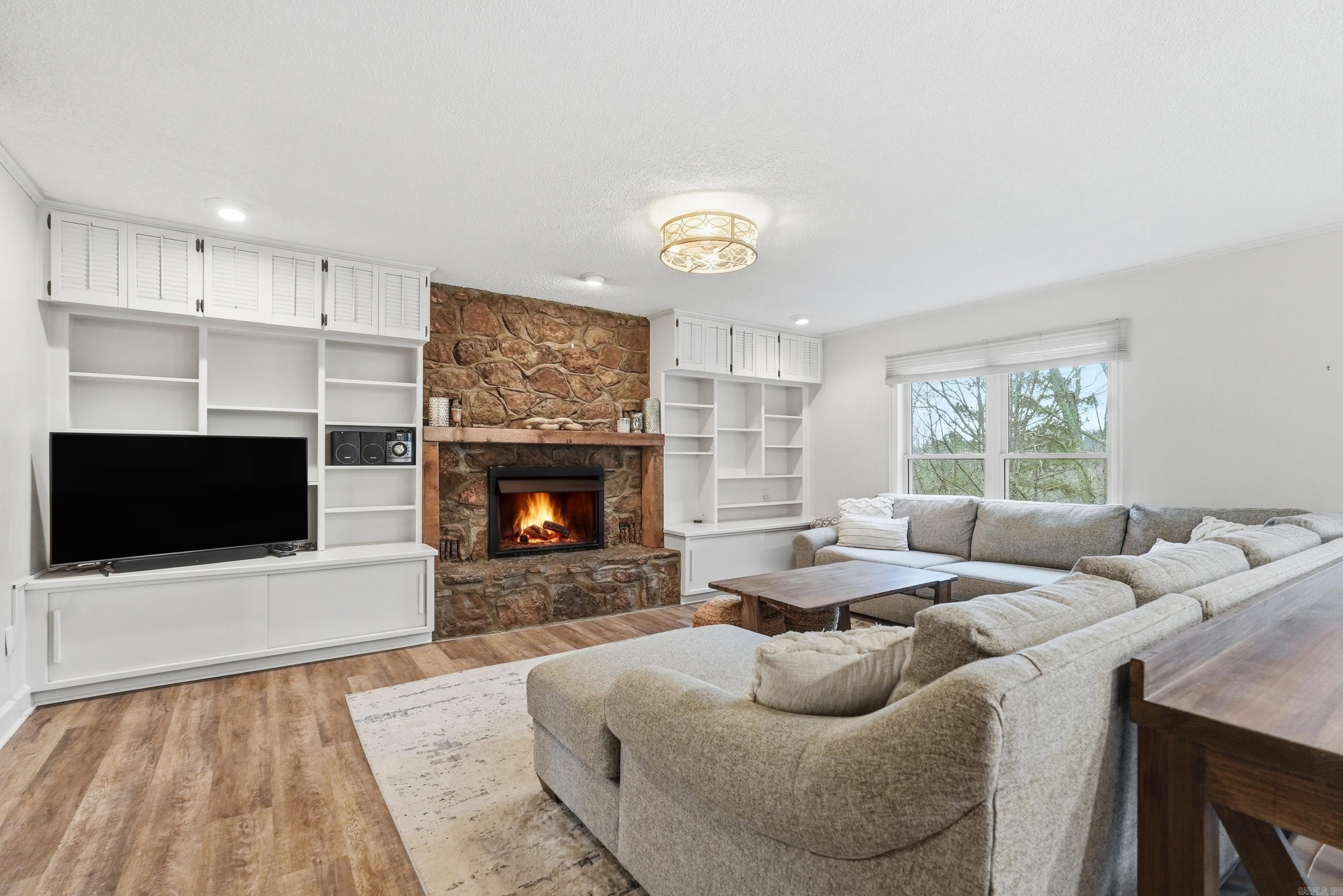 CASTLE RIDGE - Residential