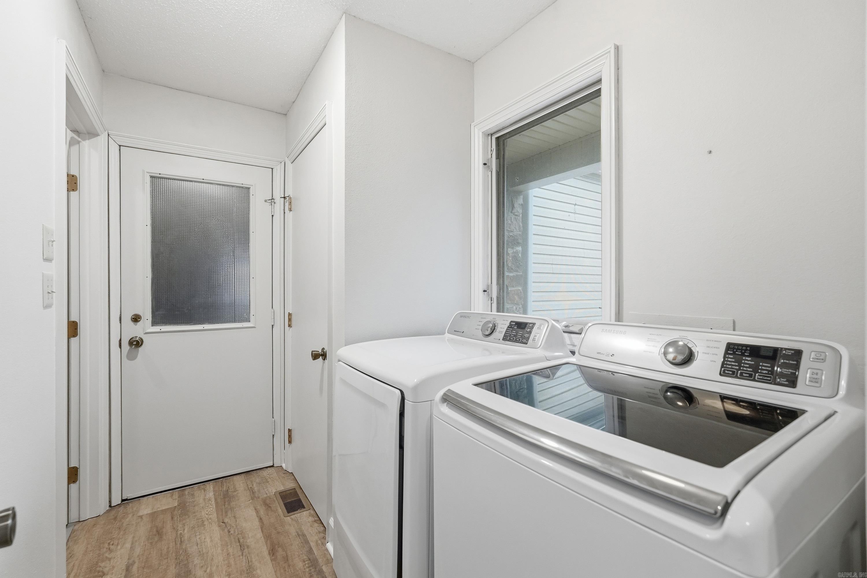 CASTLE RIDGE - Residential