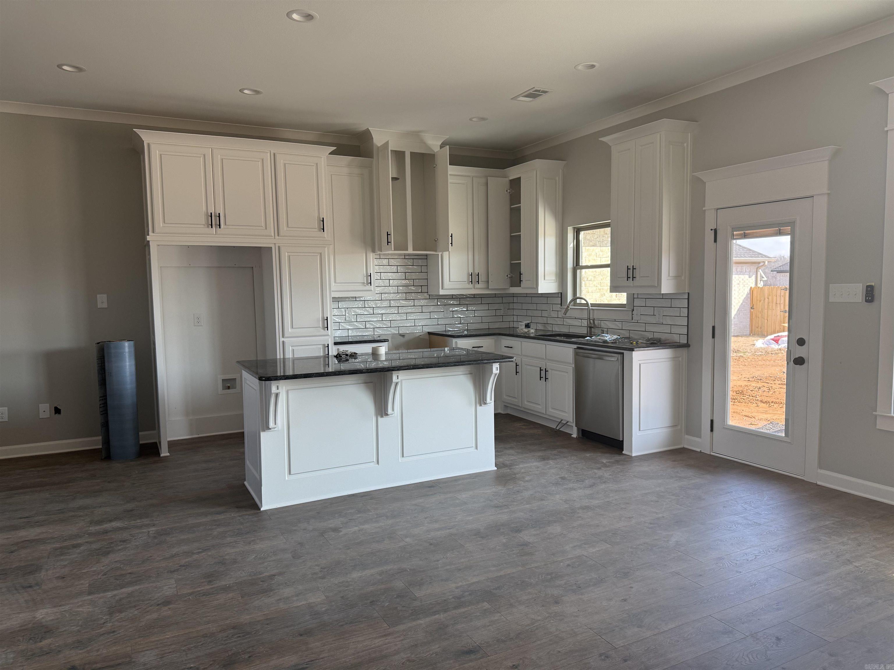 JAXON TERRACE - Residential