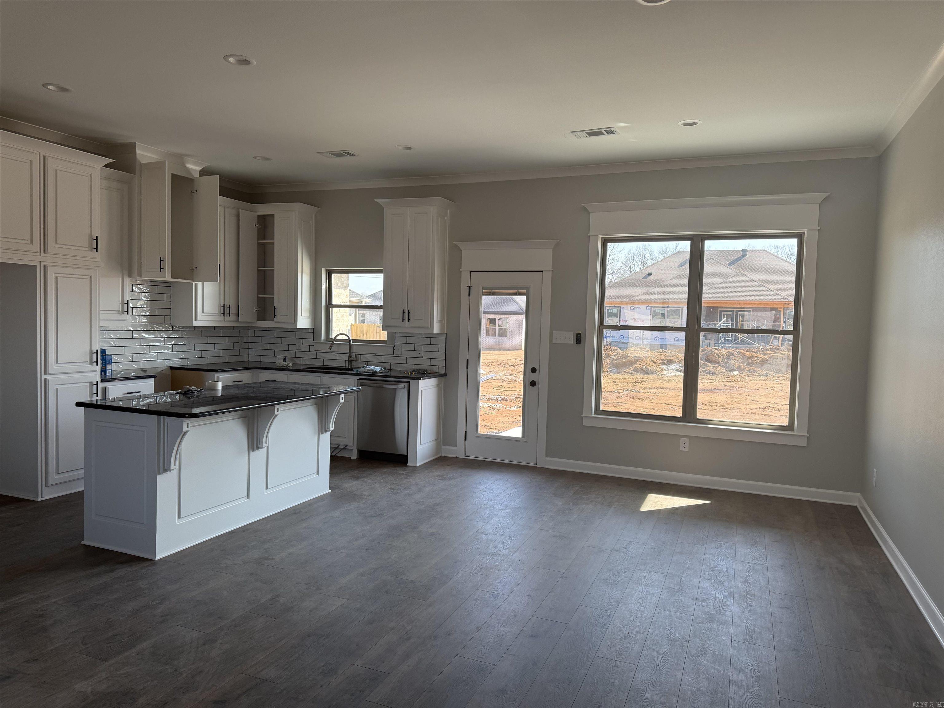 JAXON TERRACE - Residential