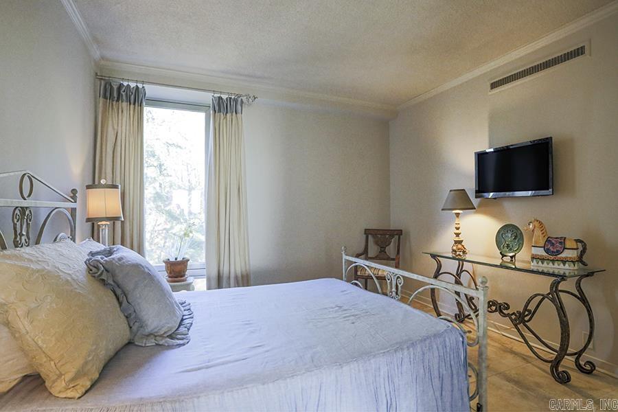 WESTRIVER TOWERS HPR - Residential