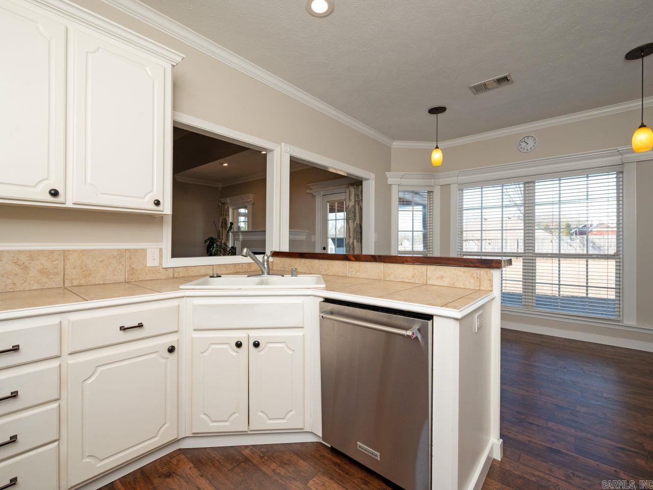 TRIPLE J ESTATES - Residential