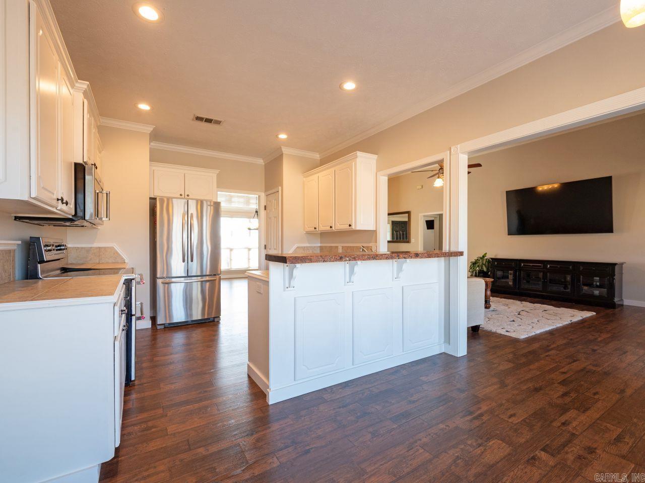 TRIPLE J ESTATES - Residential