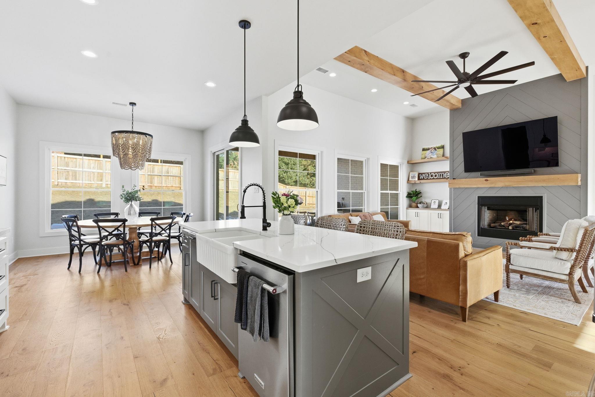 HURRICANE LAKE EST - Residential