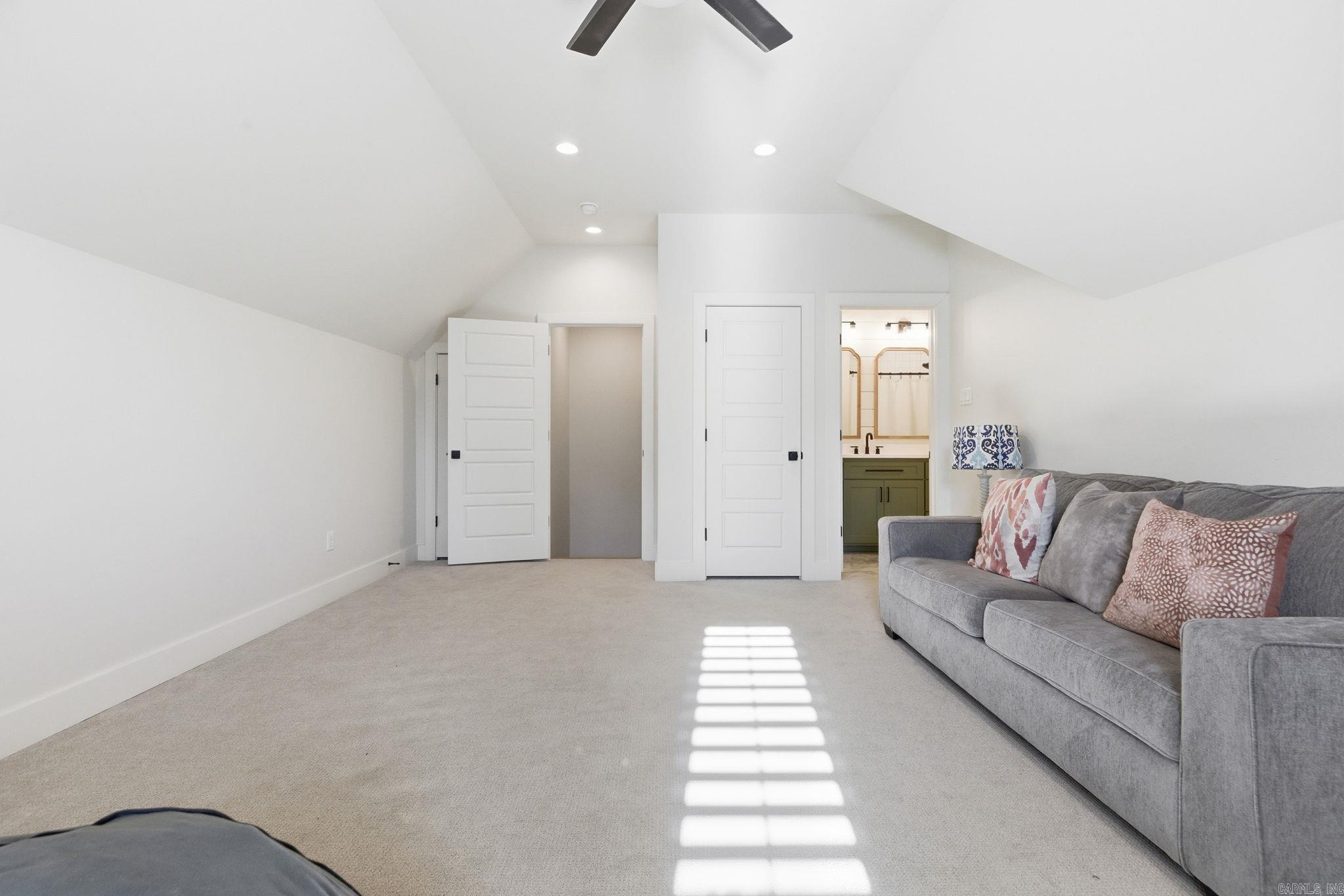 HURRICANE LAKE EST - Residential