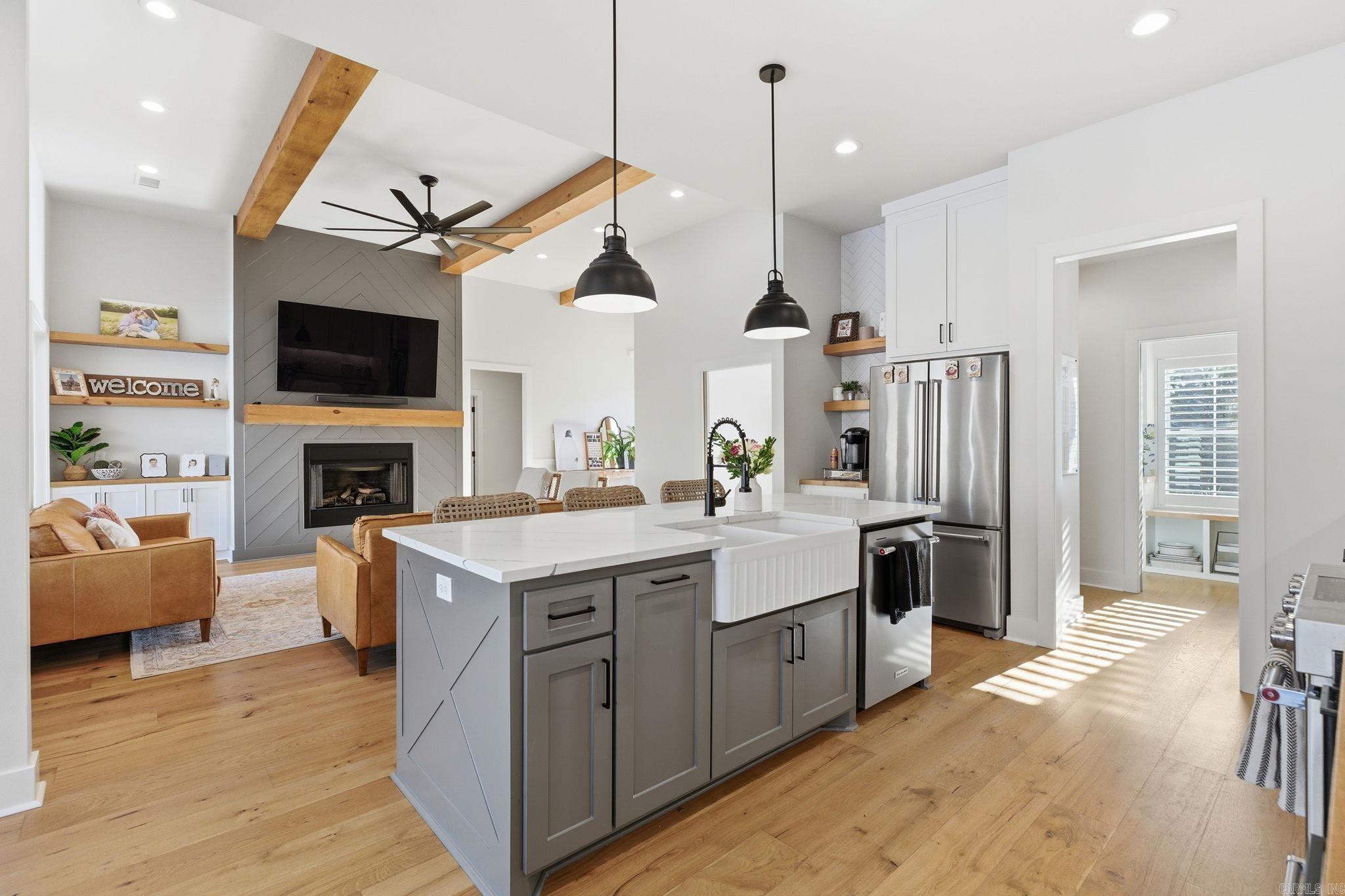 HURRICANE LAKE EST - Residential