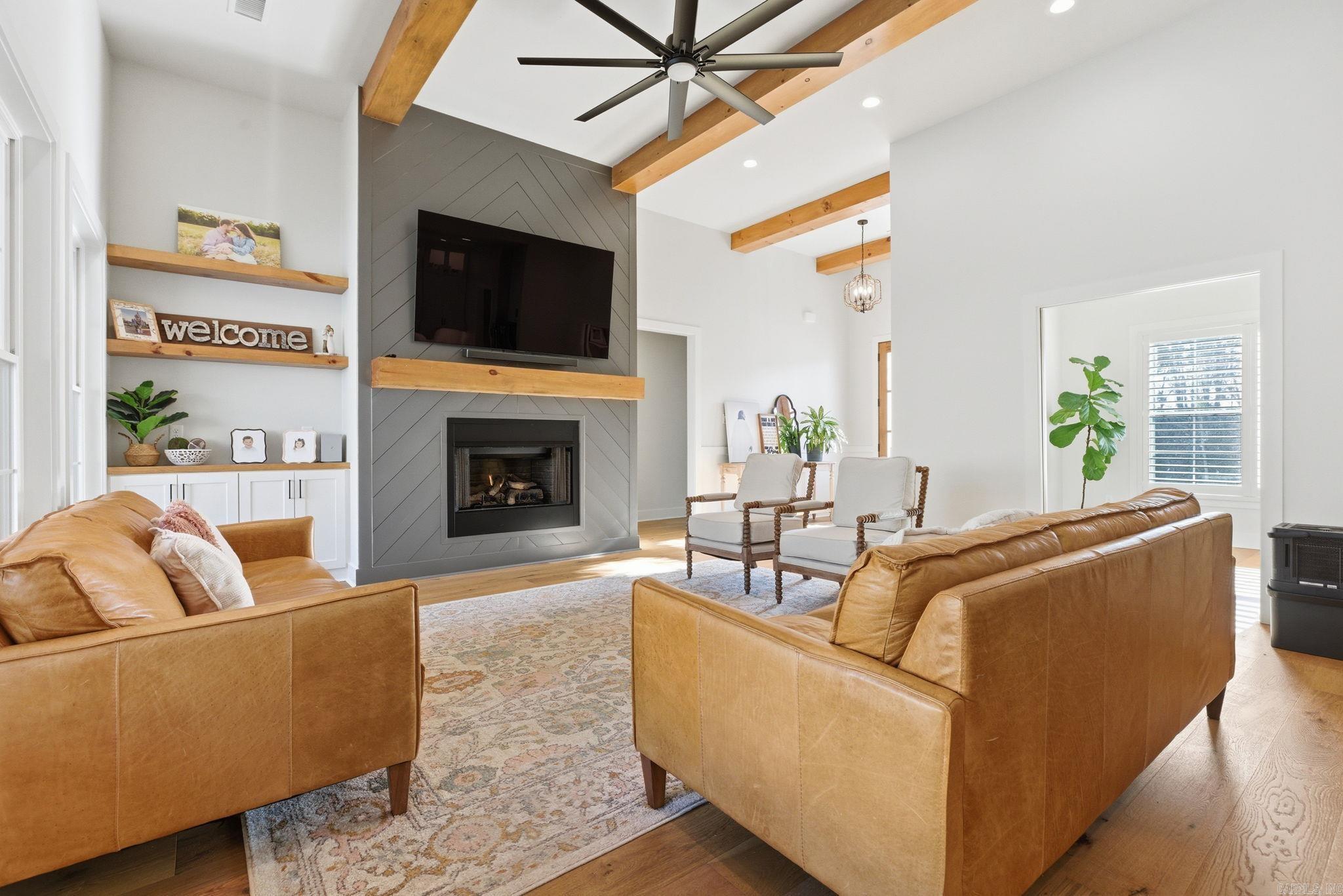 HURRICANE LAKE EST - Residential