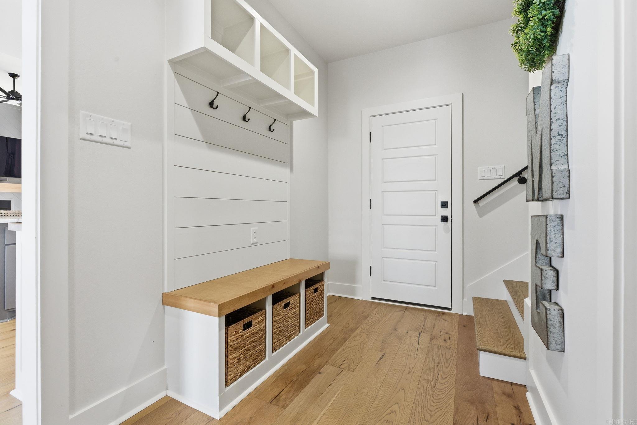 HURRICANE LAKE EST - Residential