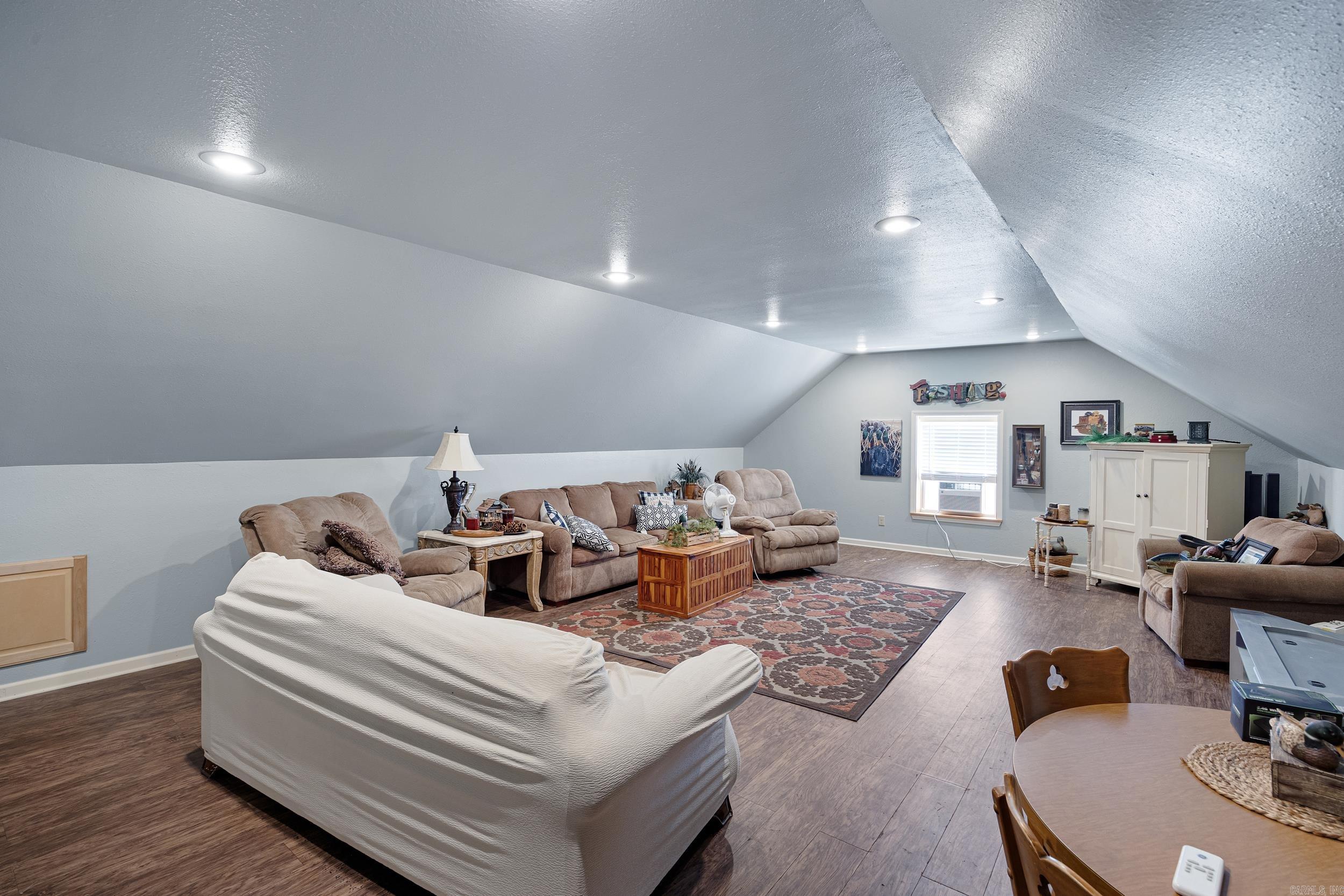 WOODRIDGE ATTEBERY - Residential