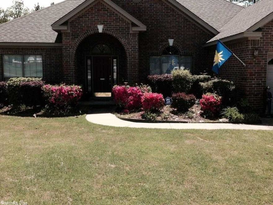 This beautiful 3 bedroom, 2 bathroom home comes equipped with a jacuzzi, RV parking, huge backyard, stove, microwave and disposal. And much much more.