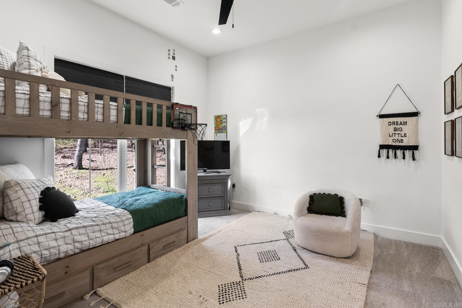 CRESTHAVEN - Residential