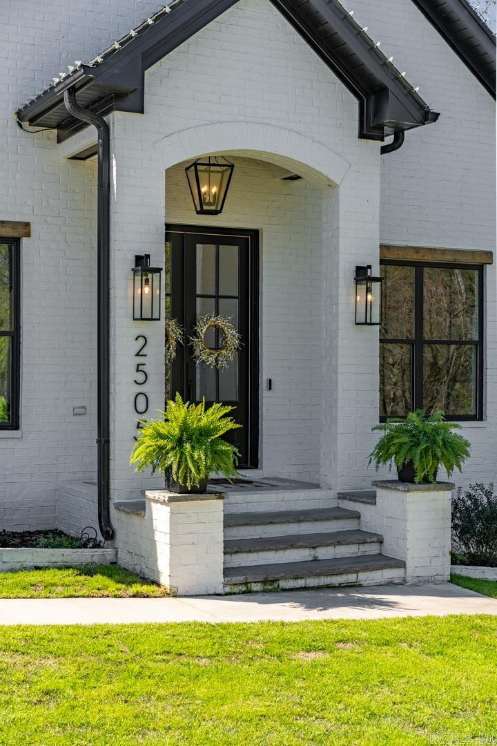 CRESTHAVEN - Residential
