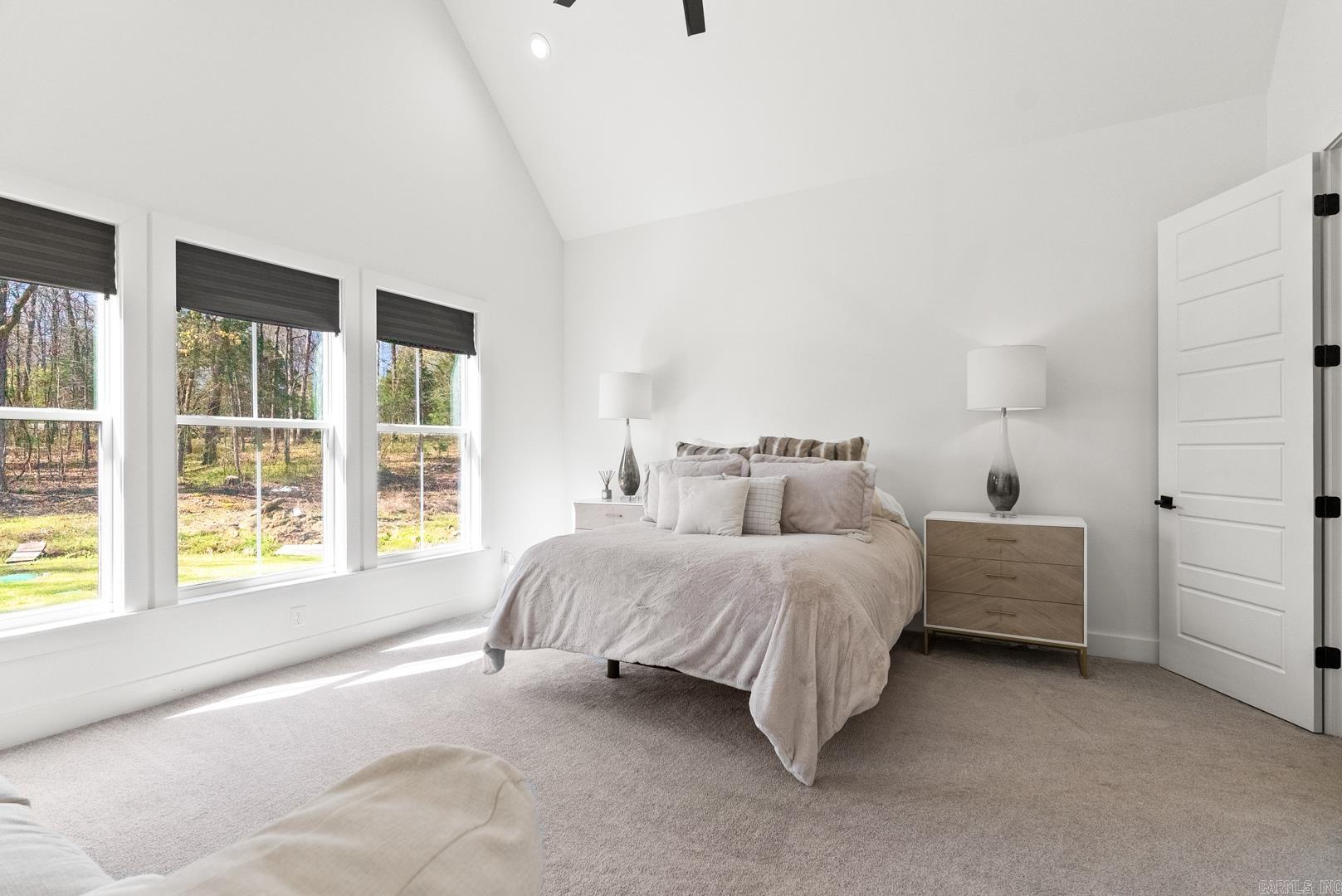 CRESTHAVEN - Residential