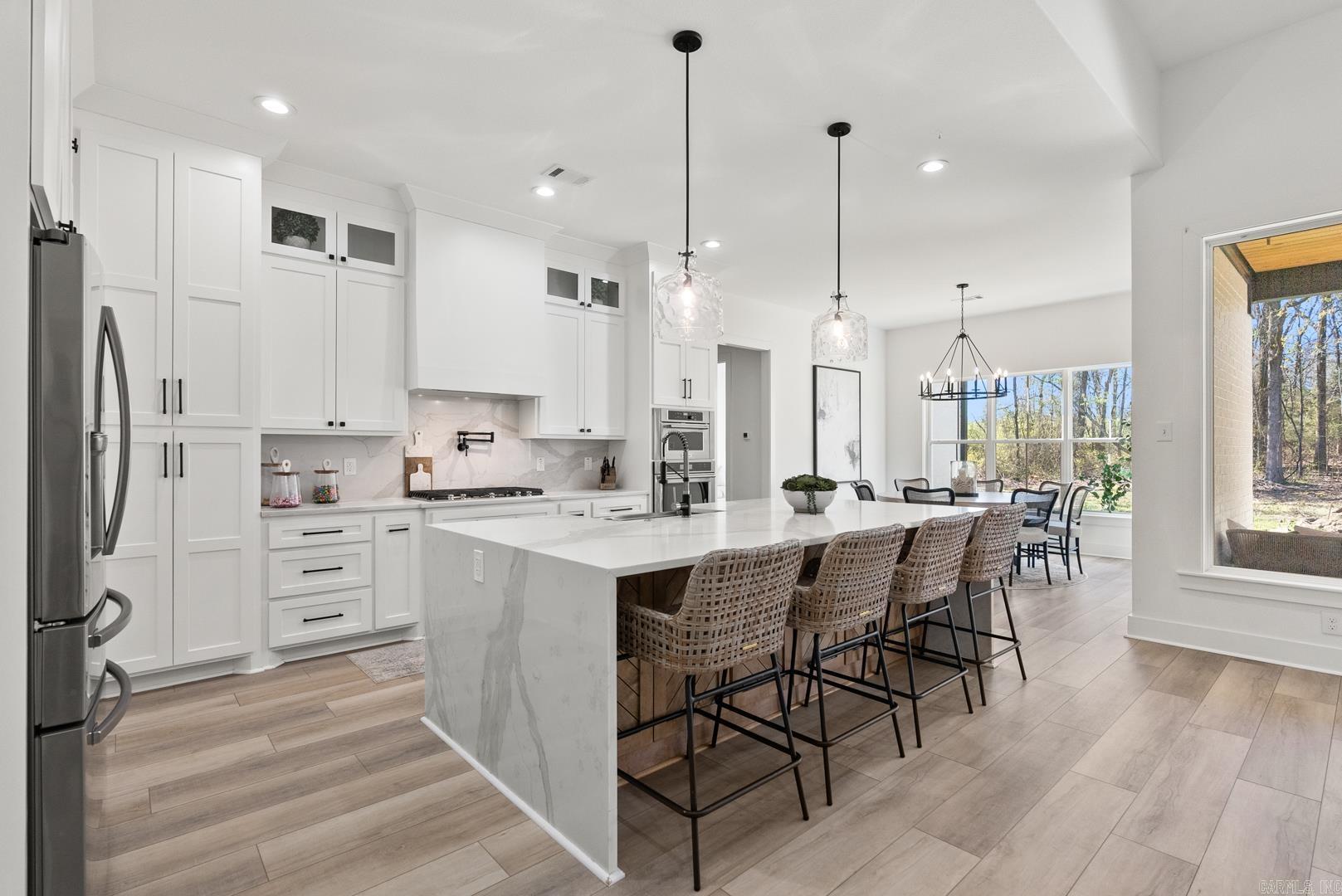 CRESTHAVEN - Residential