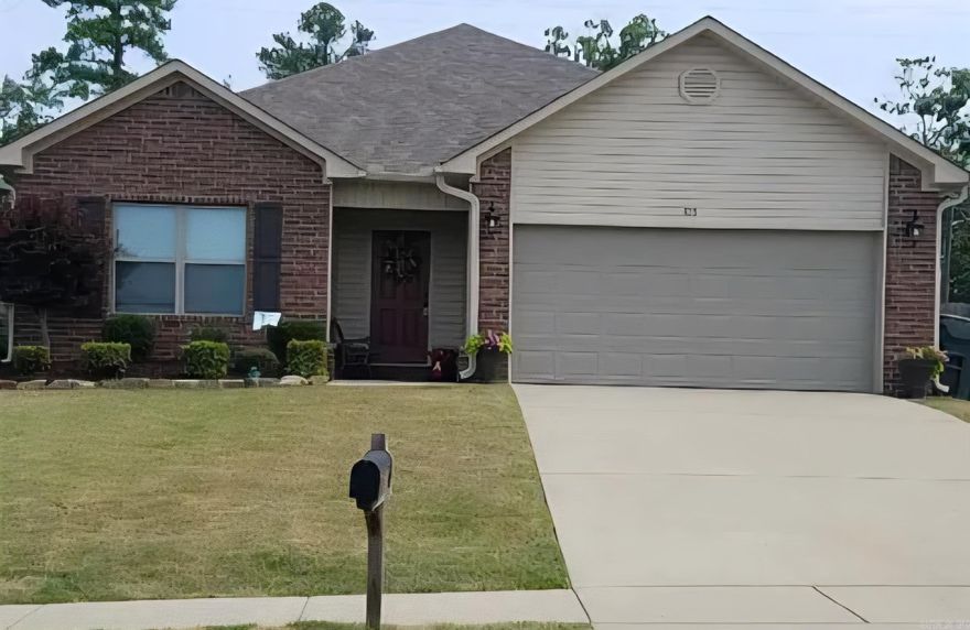 Under contract before listed. 3 beds 2 baths 1412 sq. ft. Very well maintained home in Hamilton Park Subdivision. See agent remarks